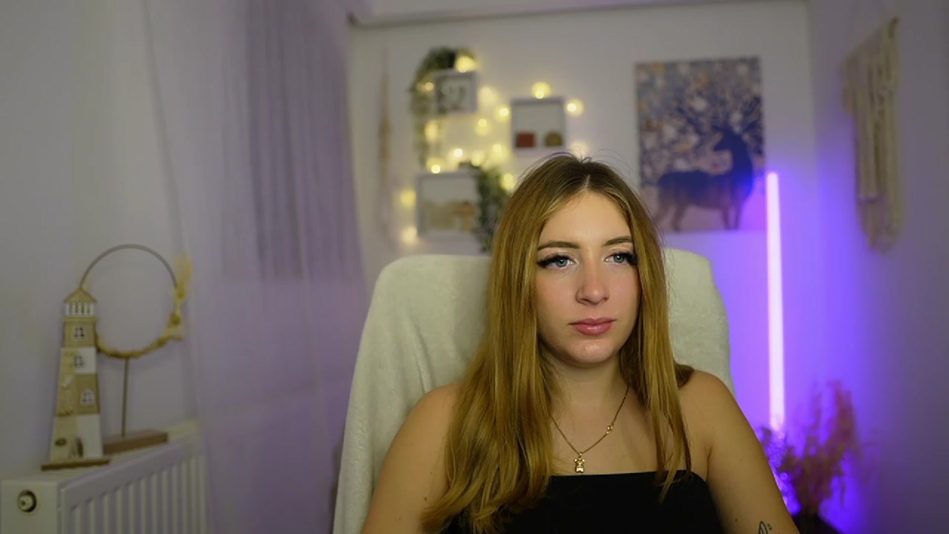 Gallery image thumbnail from Tina_Nappi18's myfreecams stream on, 12/30/2023, 18:50 image 17 of 20