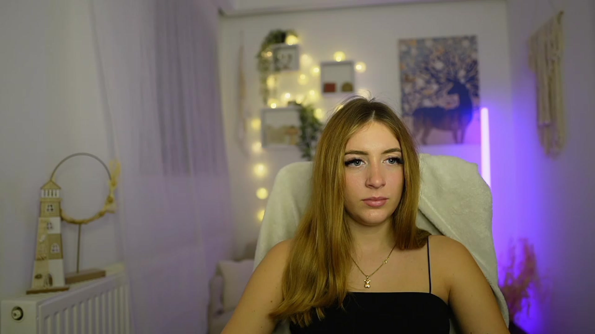 Gallery image thumbnail from Tina_Nappi18's myfreecams stream on, 12/30/2023, 18:50 image 14 of 20