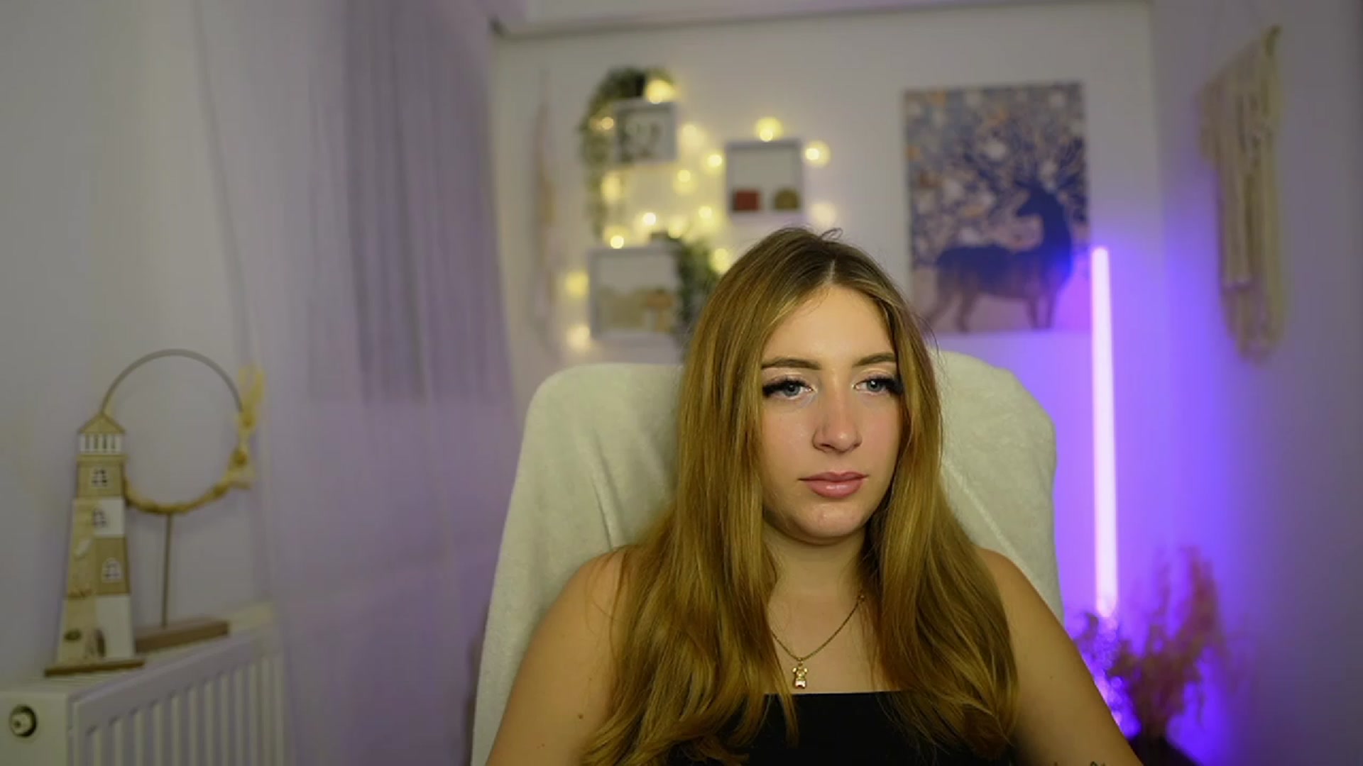 Gallery image thumbnail from Tina_Nappi18's myfreecams stream on, 12/30/2023, 18:50 image 4 of 20