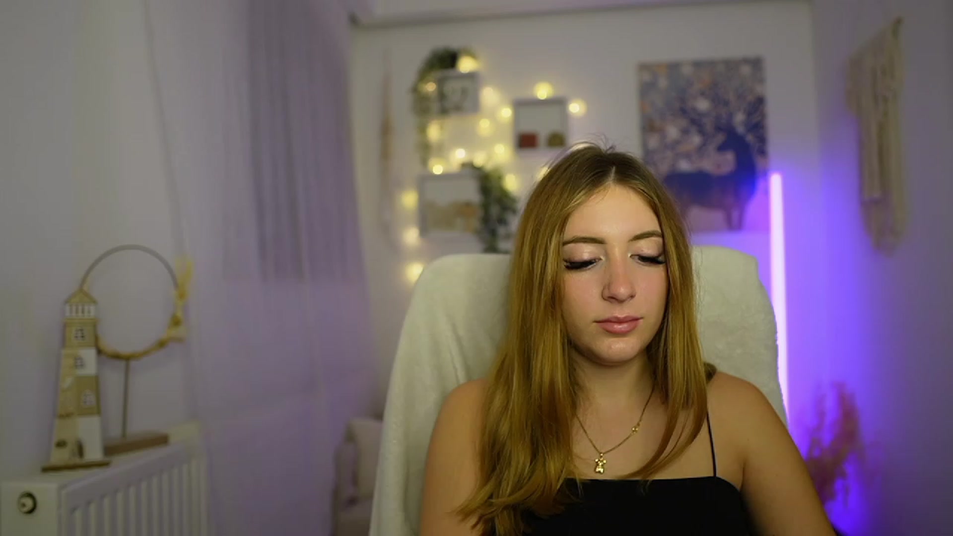 Gallery image thumbnail from Tina_Nappi18's myfreecams stream on, 12/30/2023, 18:50 image 15 of 20