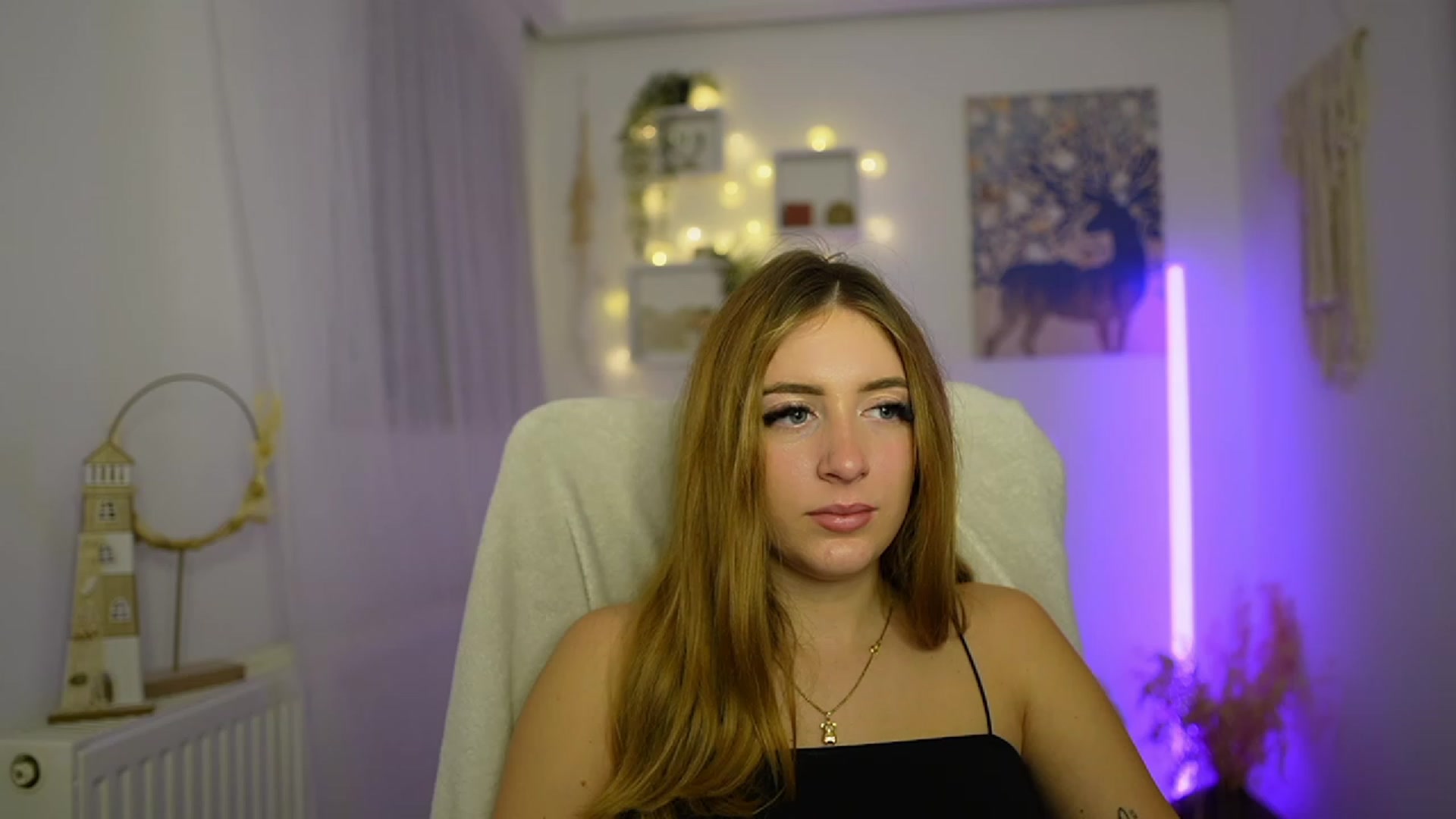 Gallery image thumbnail from Tina_Nappi18's myfreecams stream on, 12/30/2023, 18:50 image 10 of 20