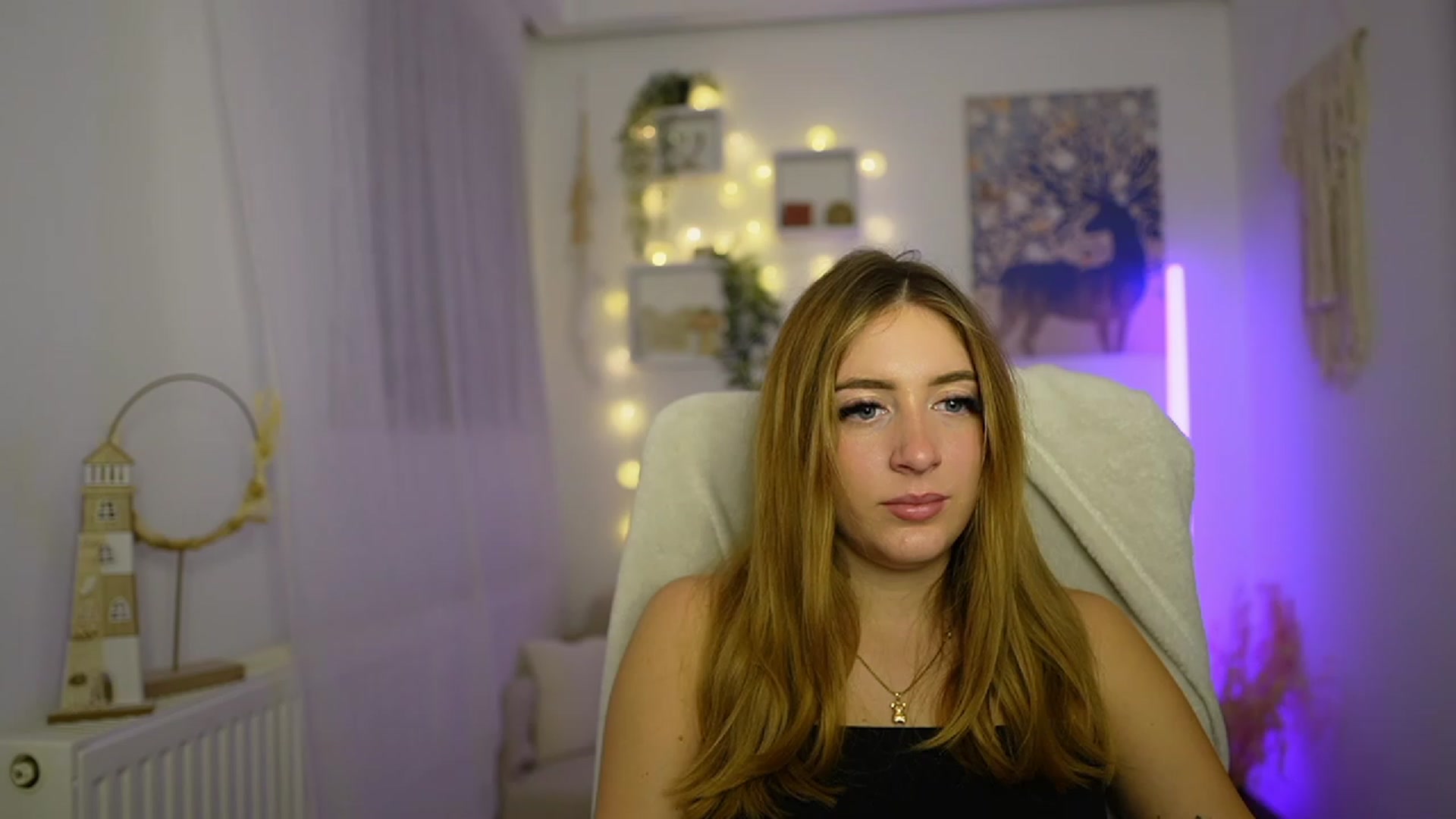 Gallery image thumbnail from Tina_Nappi18's myfreecams stream on, 12/30/2023, 18:50 image 7 of 20