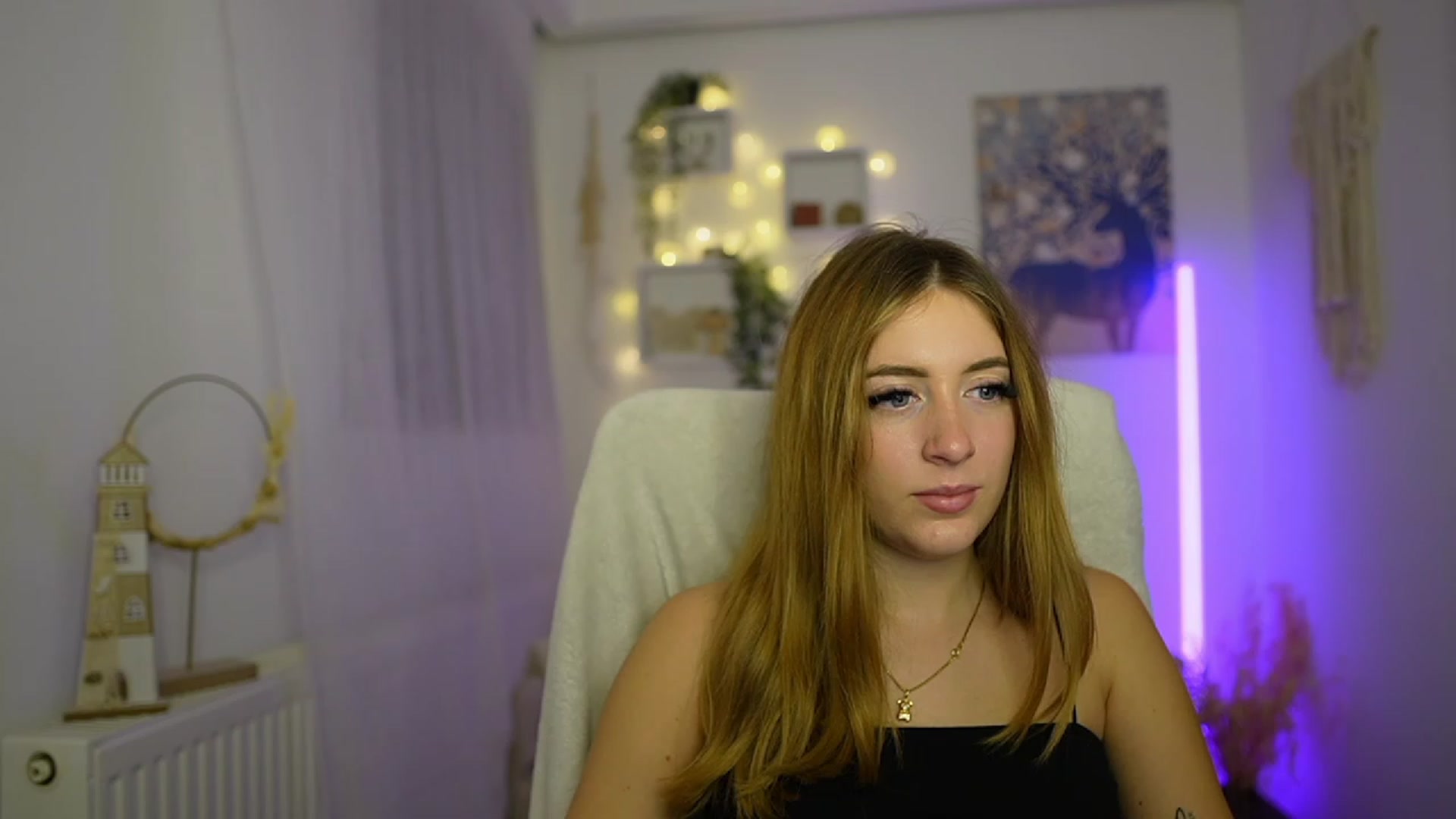 Gallery image thumbnail from Tina_Nappi18's myfreecams stream on, 12/30/2023, 18:50 image 16 of 20