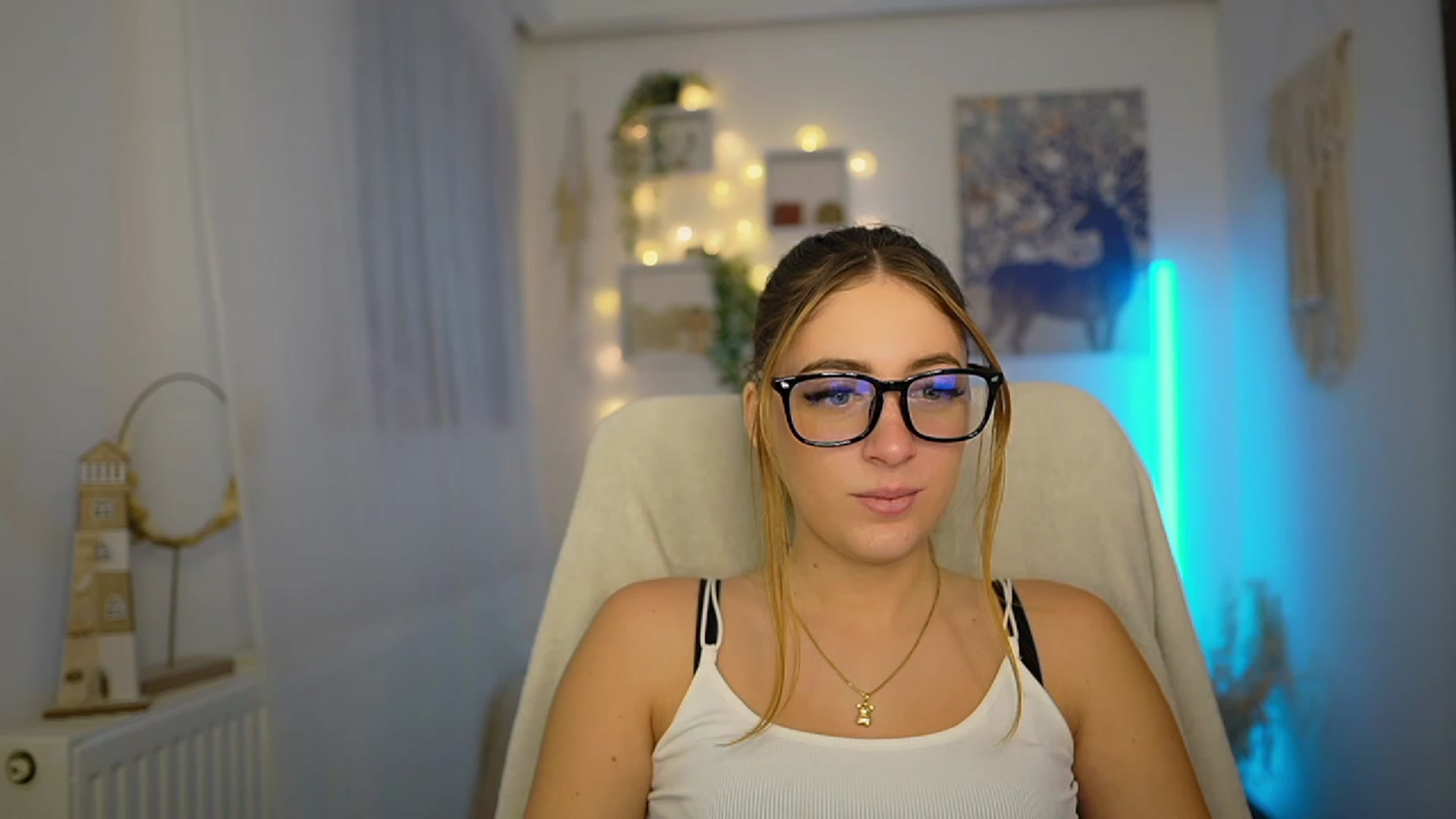 Gallery image thumbnail from Tina_Nappi18's myfreecams stream on, 01/04/2024, 15:57 image 2 of 20