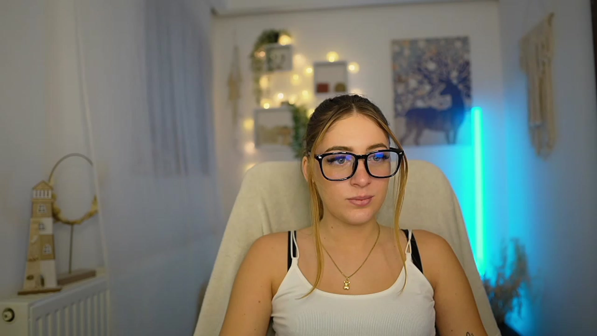 Gallery image thumbnail from Tina_Nappi18's myfreecams stream on, 01/04/2024, 15:57 image 3 of 20