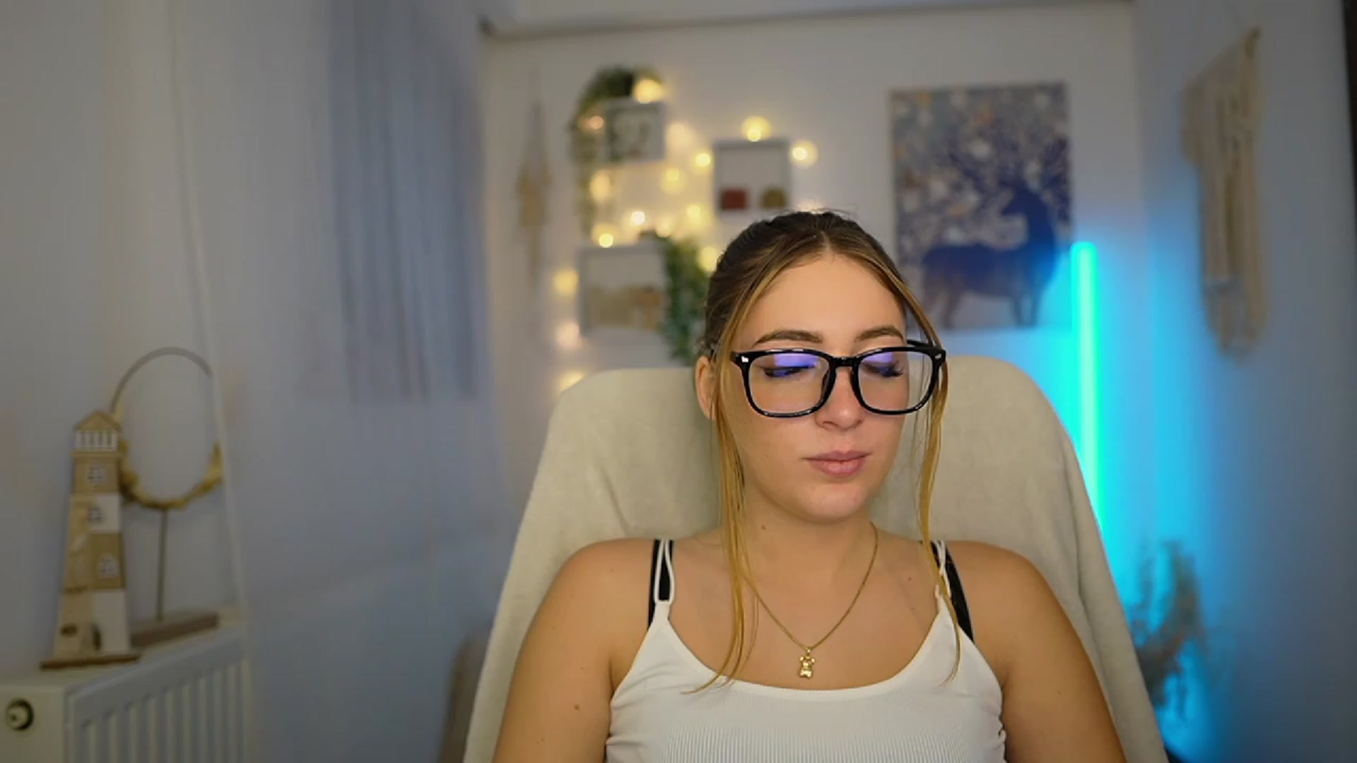 Gallery image thumbnail from Tina_Nappi18's myfreecams stream on, 01/04/2024, 15:57 image 1 of 20