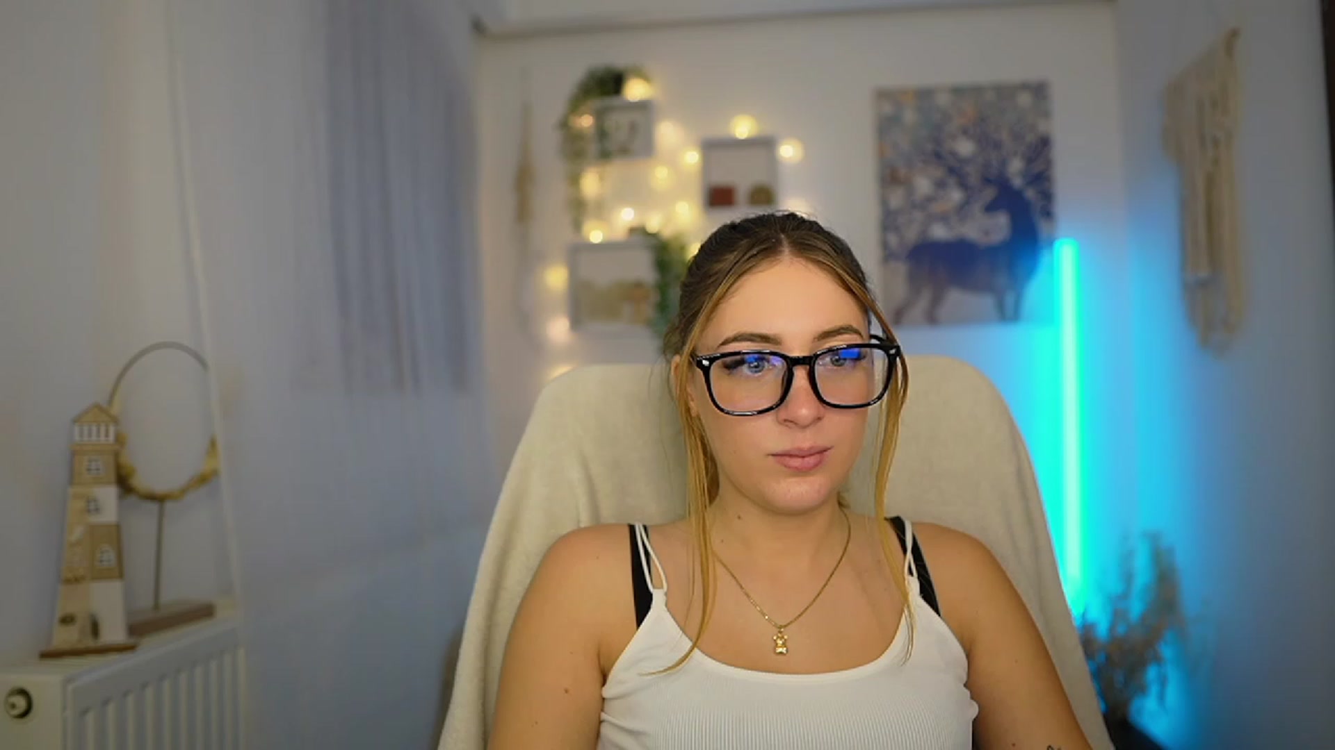 Gallery image thumbnail from Tina_Nappi18's myfreecams stream on, 01/04/2024, 15:57 image 6 of 20