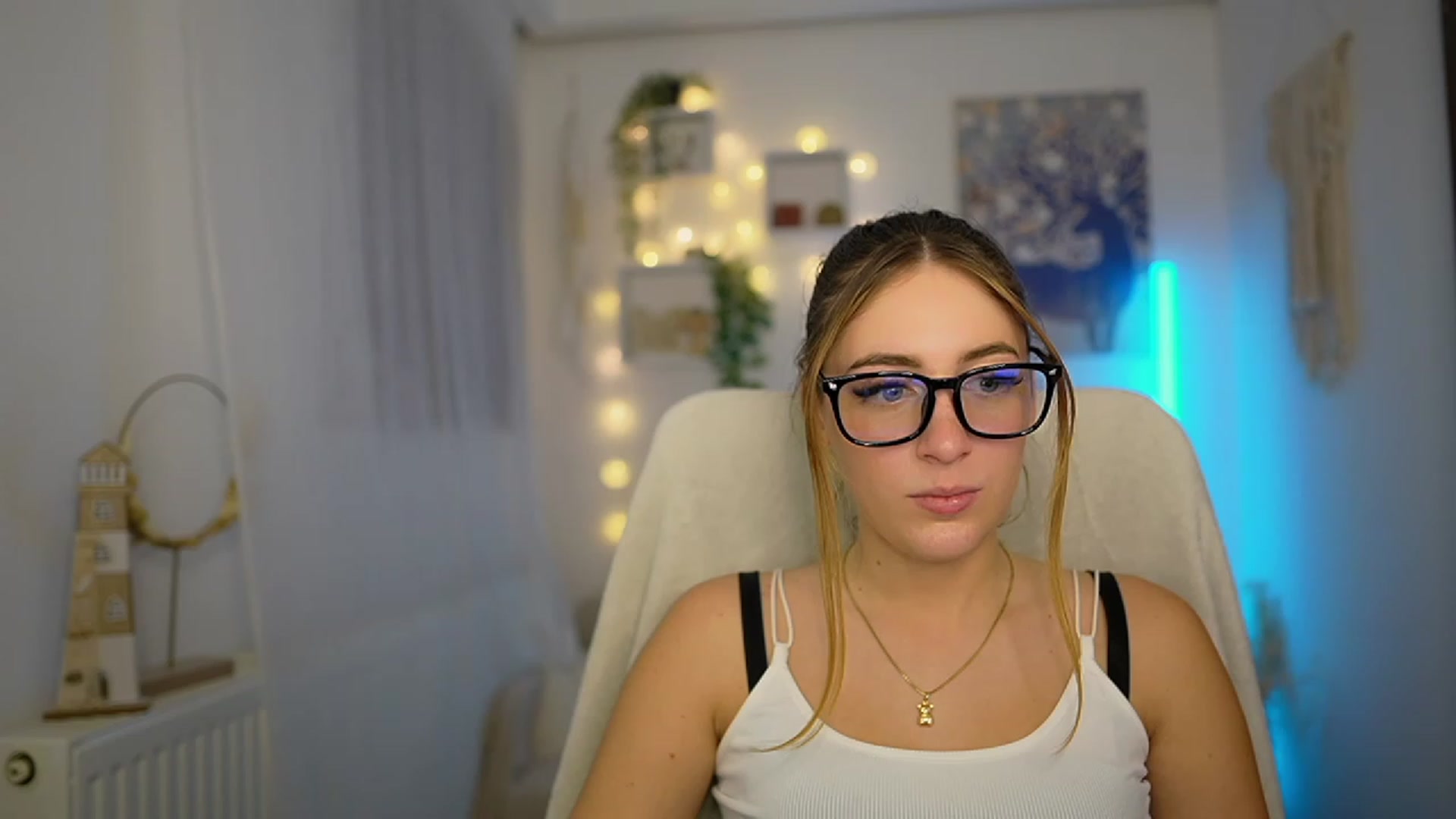 Gallery image thumbnail from Tina_Nappi18's myfreecams stream on, 01/04/2024, 18:07 image 1 of 20