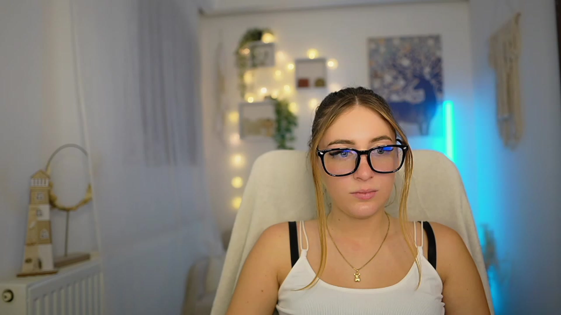 Gallery image thumbnail from Tina_Nappi18's myfreecams stream on, 01/04/2024, 18:07 image 20 of 20