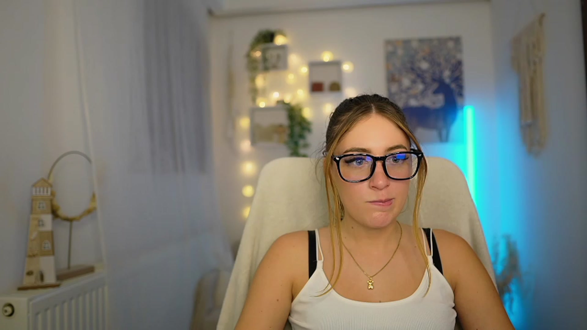 Gallery image thumbnail from Tina_Nappi18's myfreecams stream on, 01/04/2024, 18:53 image 15 of 20