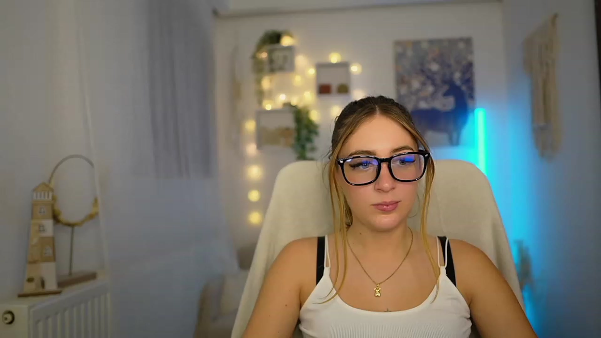Gallery image thumbnail from Tina_Nappi18's myfreecams stream on, 01/04/2024, 18:53 image 7 of 20