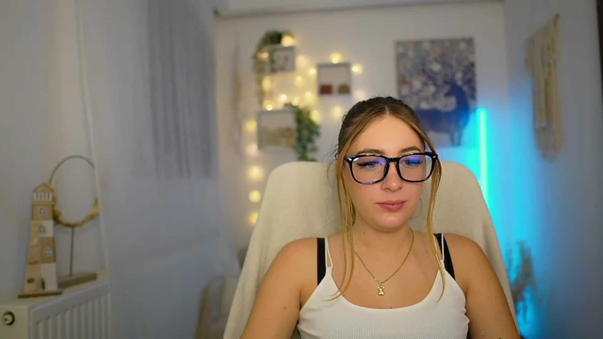 Gallery image thumbnail from Tina_Nappi18's myfreecams stream on, 01/04/2024, 18:53 image 13 of 20