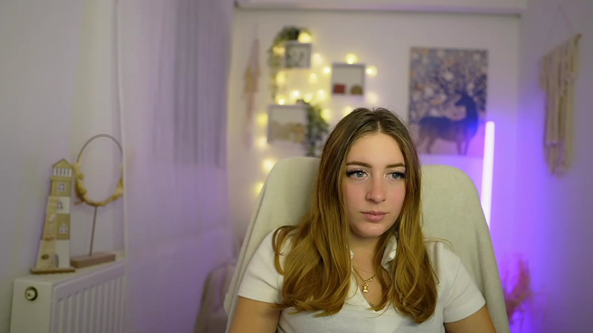 Gallery image thumbnail from Tina_Nappi18's myfreecams stream on, 01/05/2024, 16:30 image 13 of 20