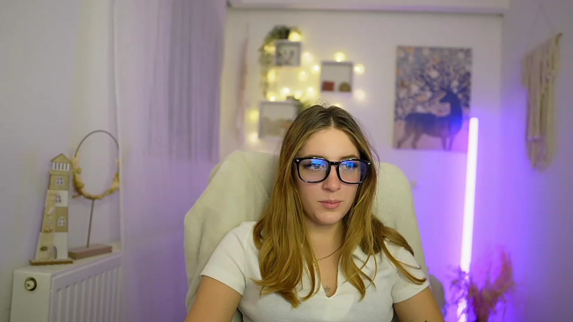 Gallery image thumbnail from Tina_Nappi18's myfreecams stream on, 01/05/2024, 18:22 image 14 of 20