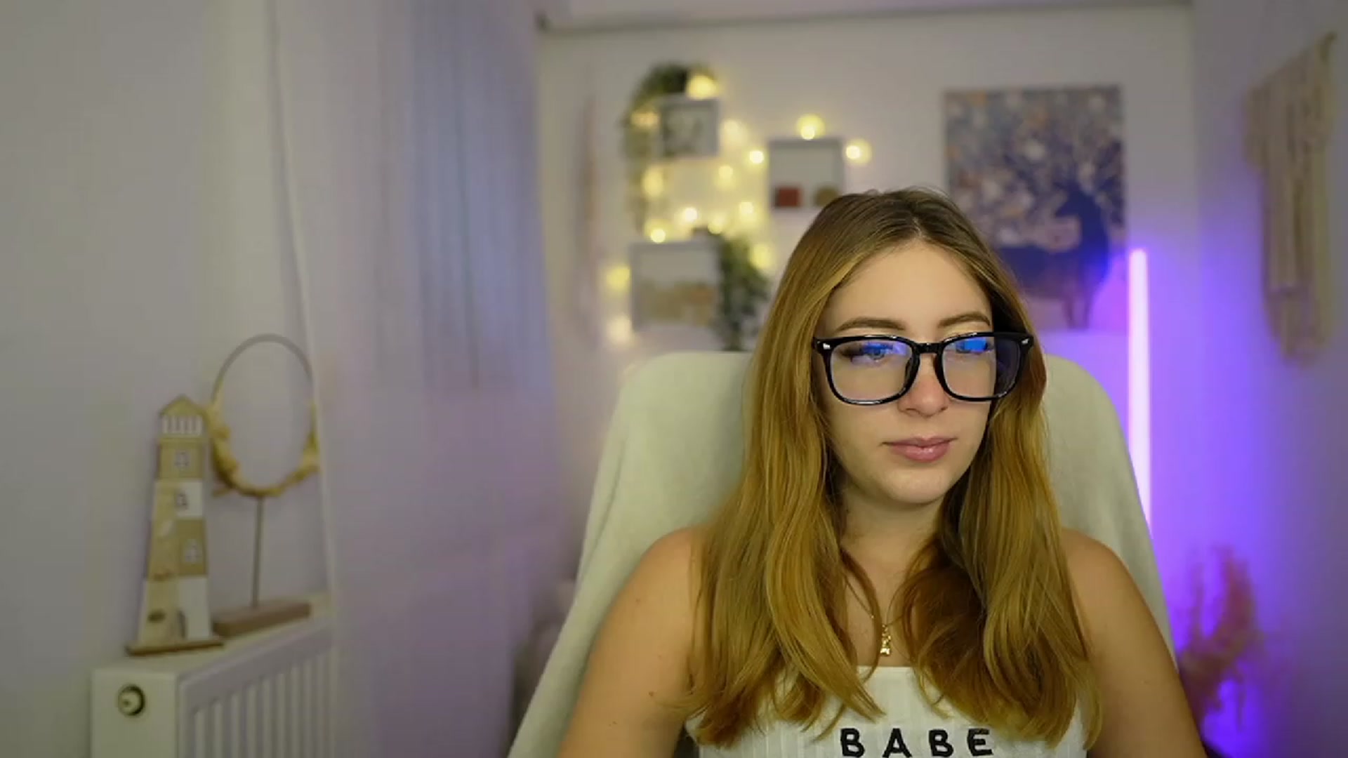 Gallery image thumbnail from Tina_Nappi18's myfreecams stream on, 01/08/2024, 14:23 image 17 of 20