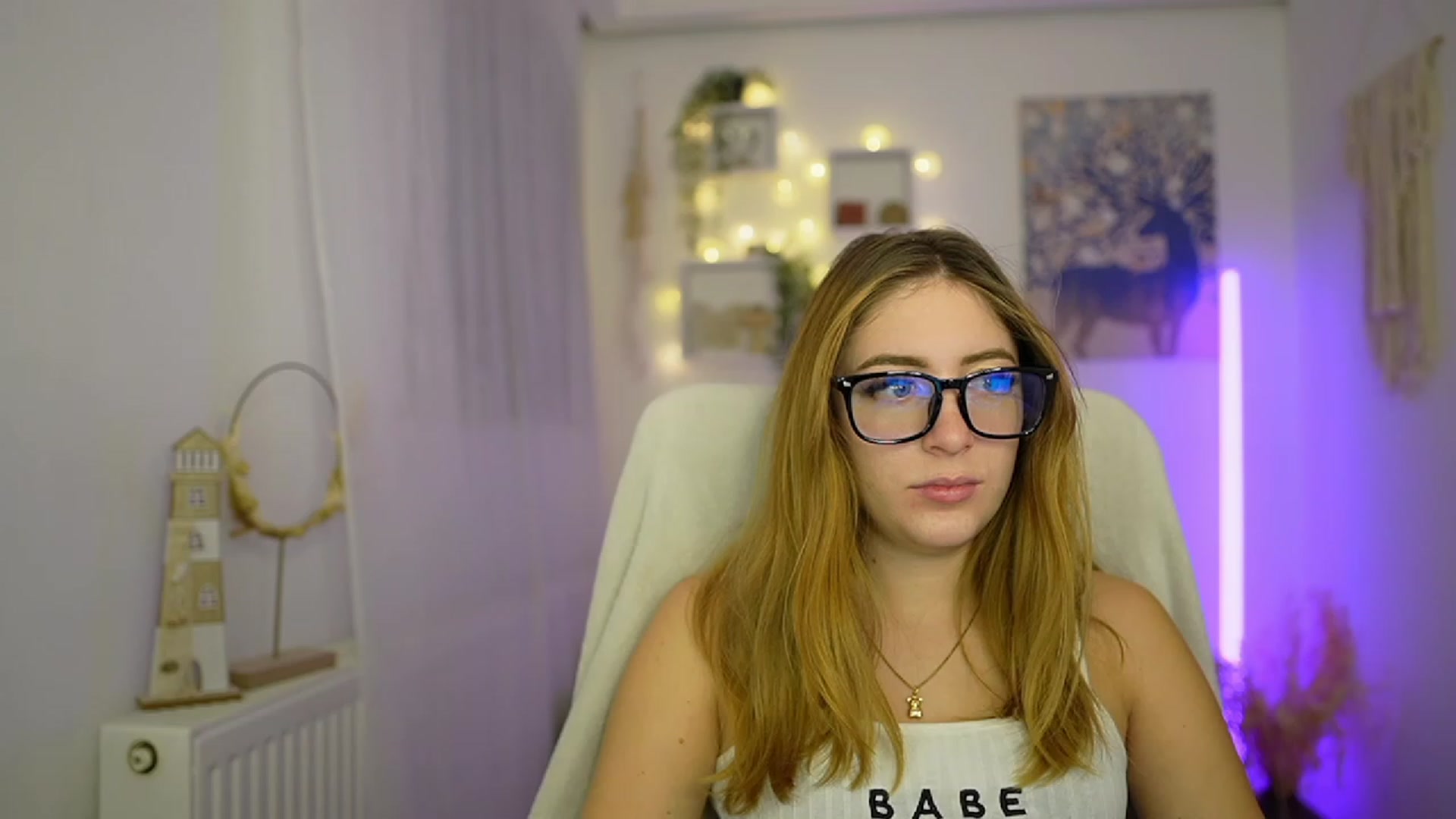 Gallery image thumbnail from Tina_Nappi18's myfreecams stream on, 01/08/2024, 16:04 image 13 of 20