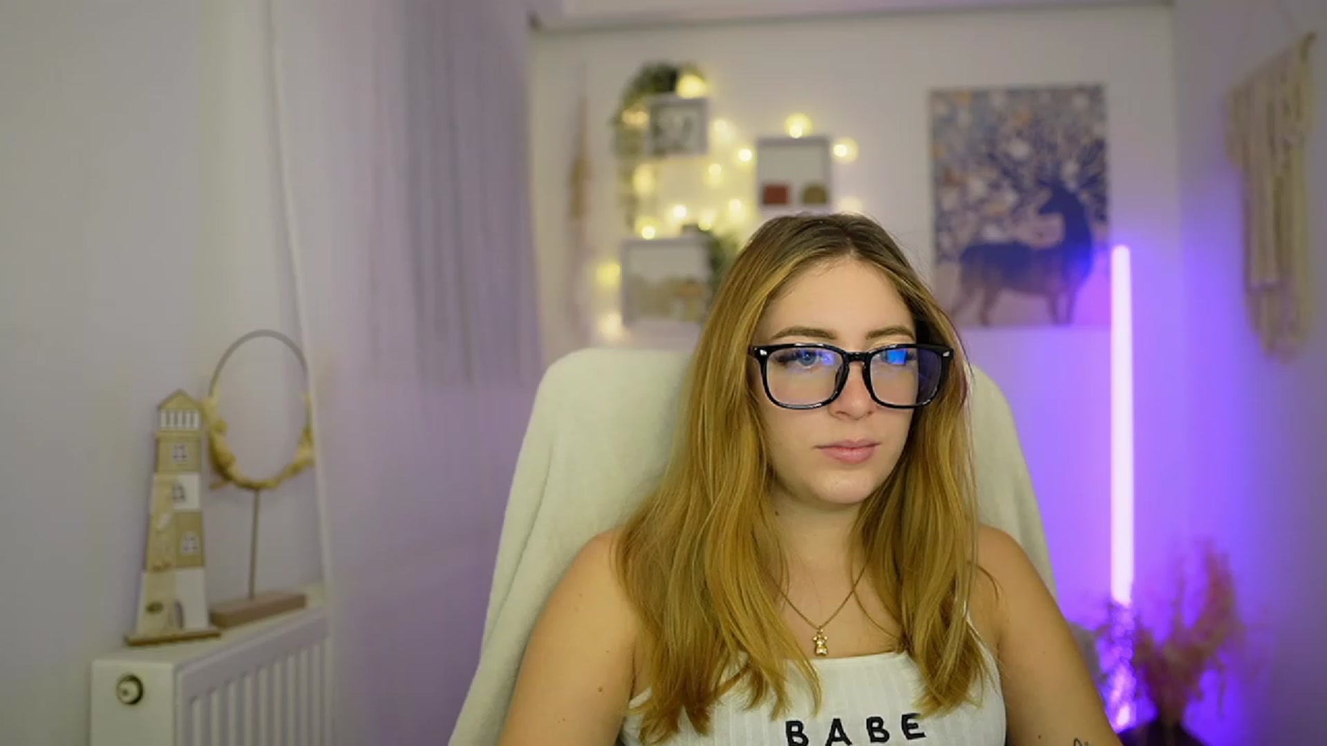 Gallery image thumbnail from Tina_Nappi18's myfreecams stream on, 01/08/2024, 16:04 image 15 of 20