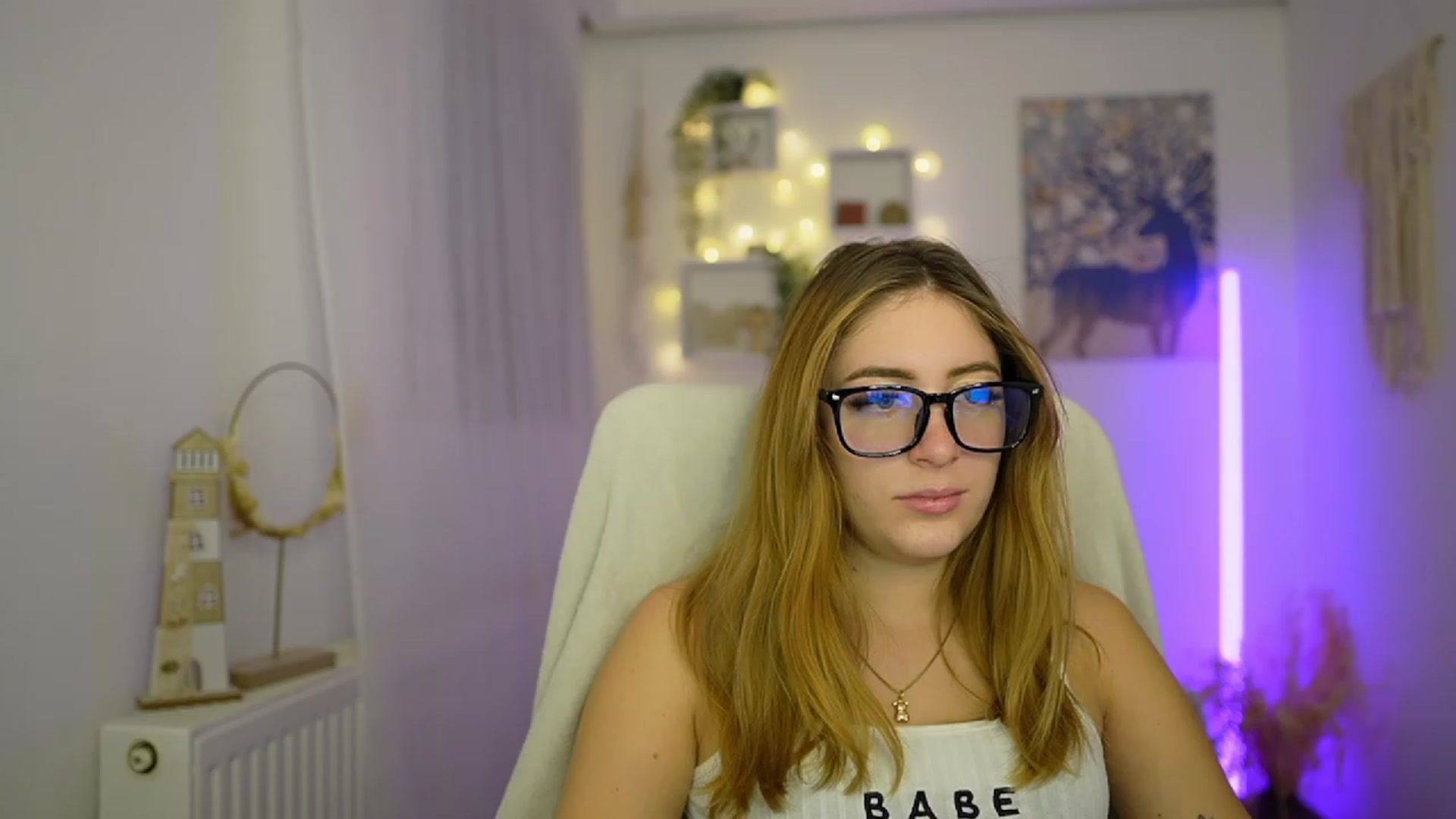 Gallery image thumbnail from Tina_Nappi18's myfreecams stream on, 01/08/2024, 16:04 image 14 of 20