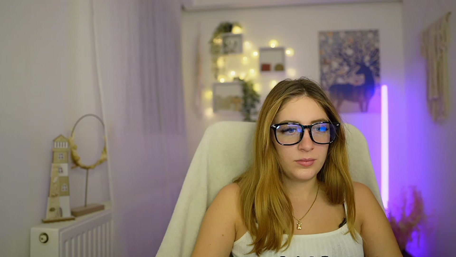 Gallery image thumbnail from Tina_Nappi18's myfreecams stream on, 01/08/2024, 18:46 image 14 of 20