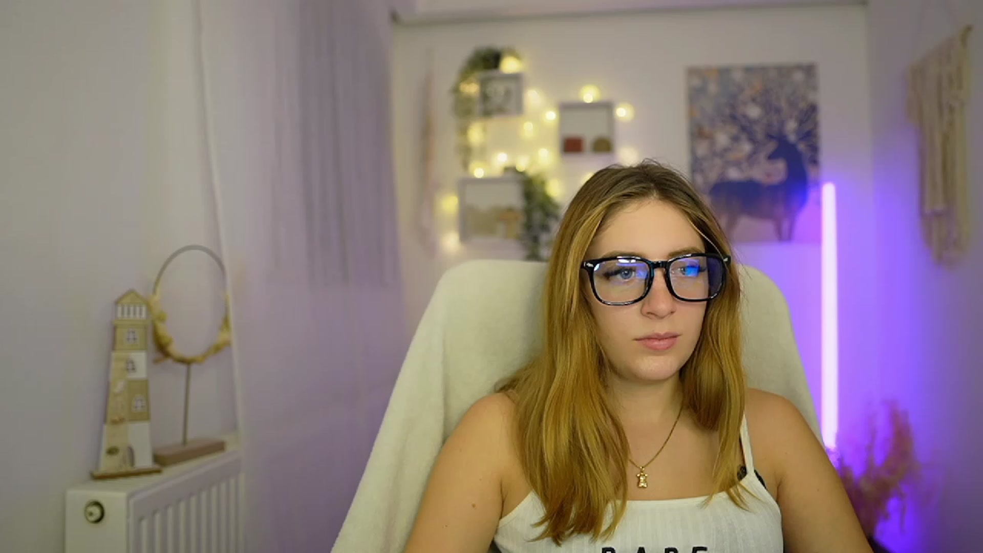 Gallery image thumbnail from Tina_Nappi18's myfreecams stream on, 01/08/2024, 18:46 image 13 of 20