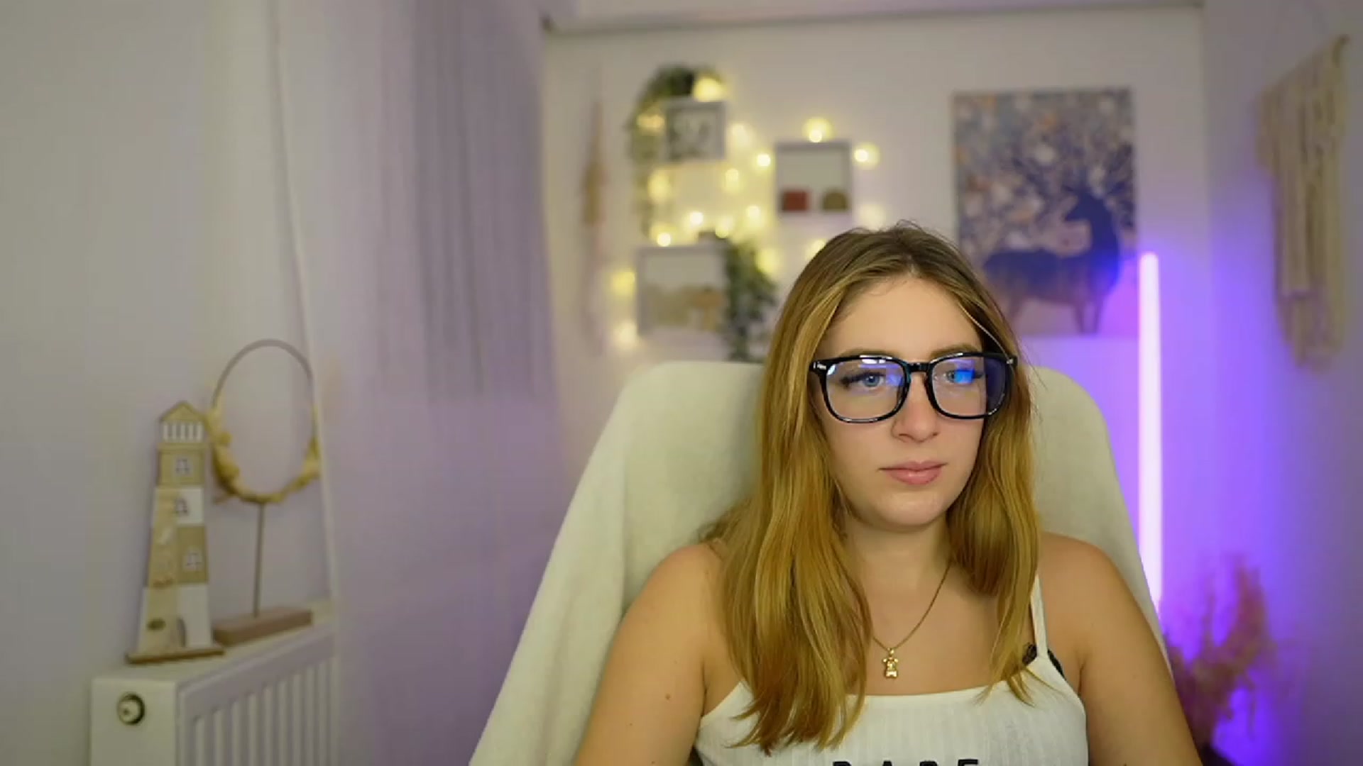 Gallery image thumbnail from Tina_Nappi18's myfreecams stream on, 01/08/2024, 18:46 image 12 of 20