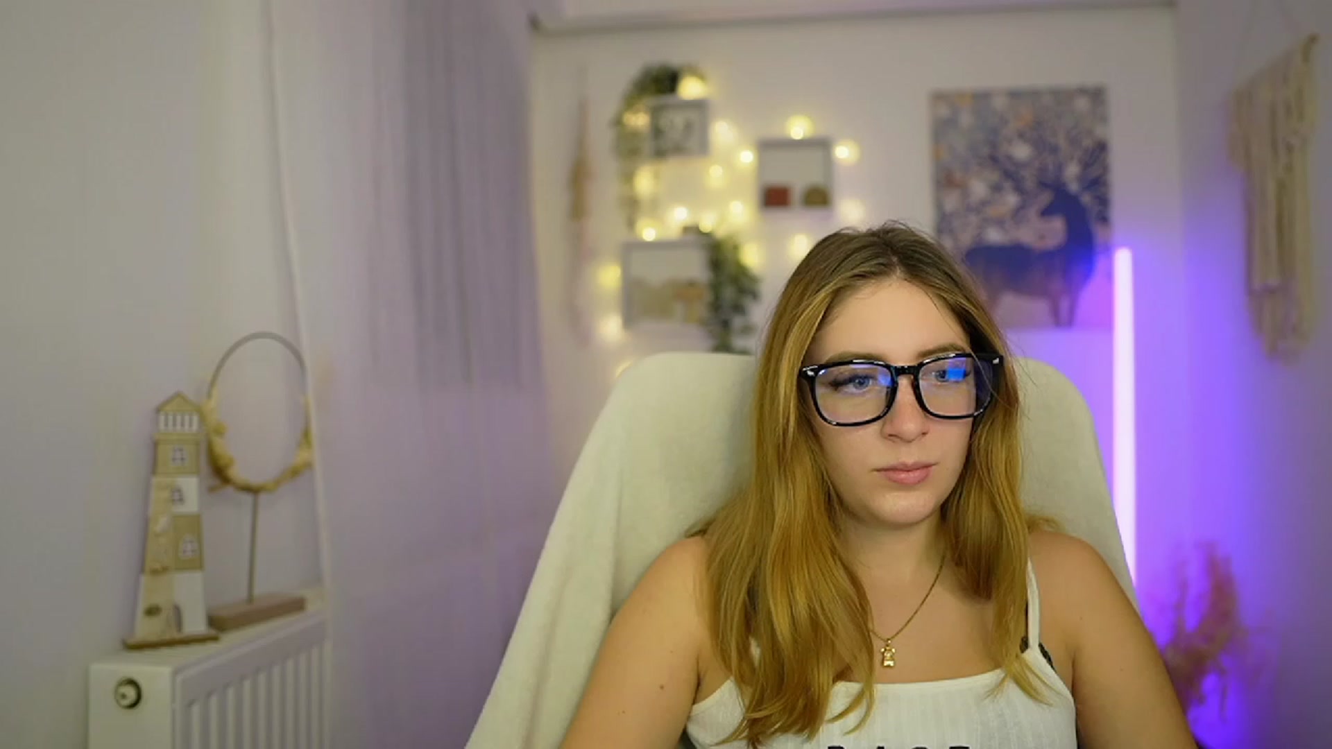 Gallery image thumbnail from Tina_Nappi18's myfreecams stream on, 01/08/2024, 18:46 image 16 of 20