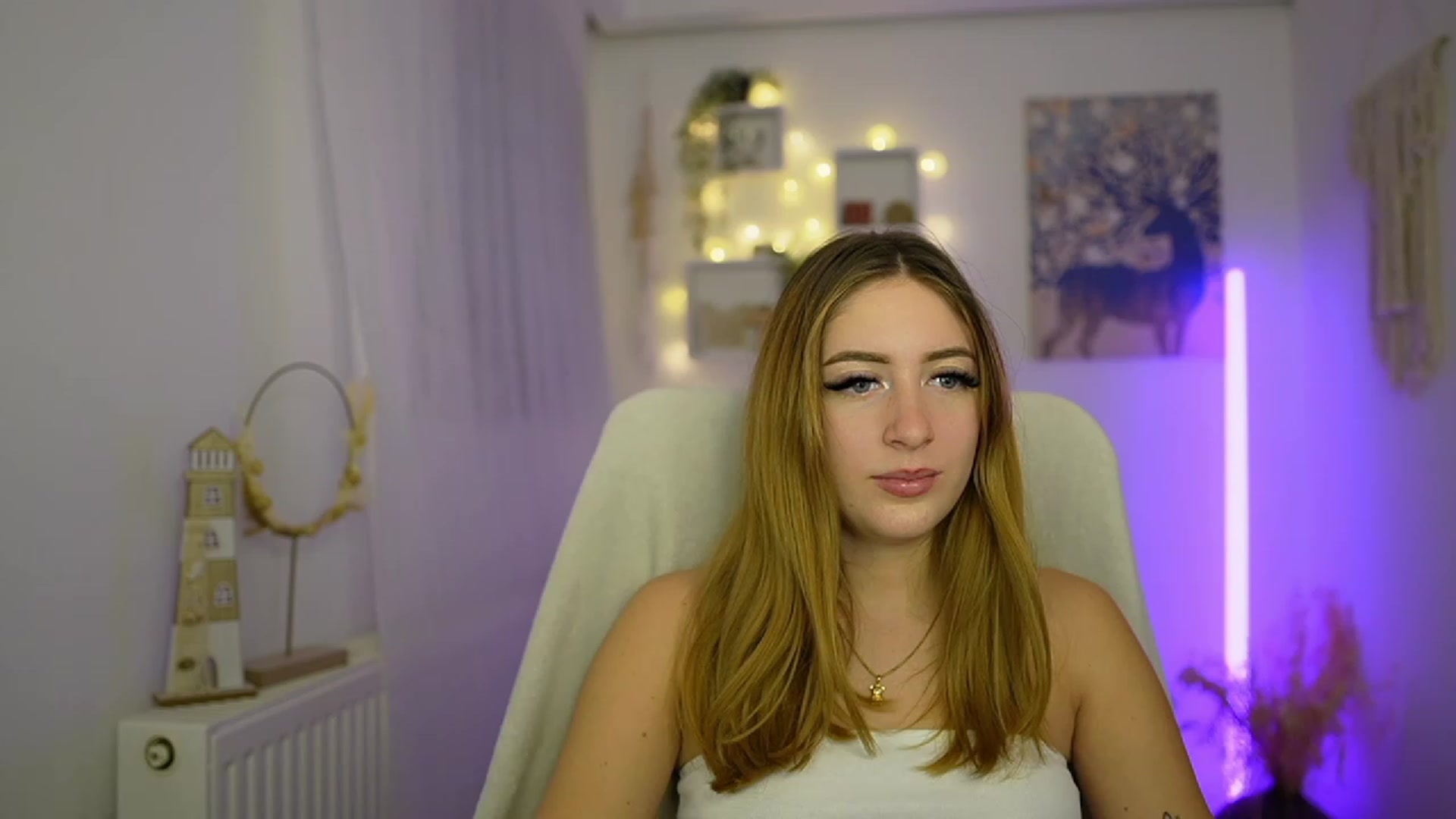 Gallery image thumbnail from Tina_Nappi18's myfreecams stream on, 01/10/2024, 16:00 image 10 of 20
