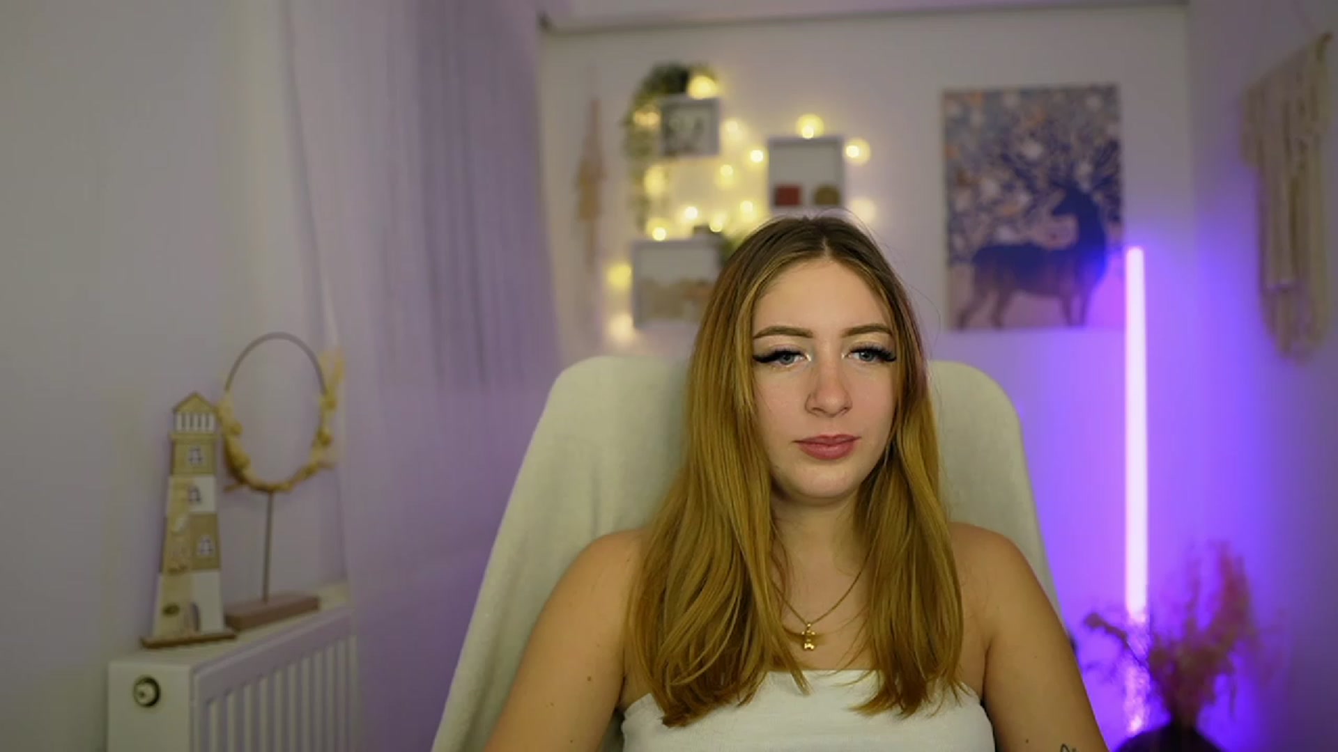 Gallery image thumbnail from Tina_Nappi18's myfreecams stream on, 01/10/2024, 16:00 image 11 of 20