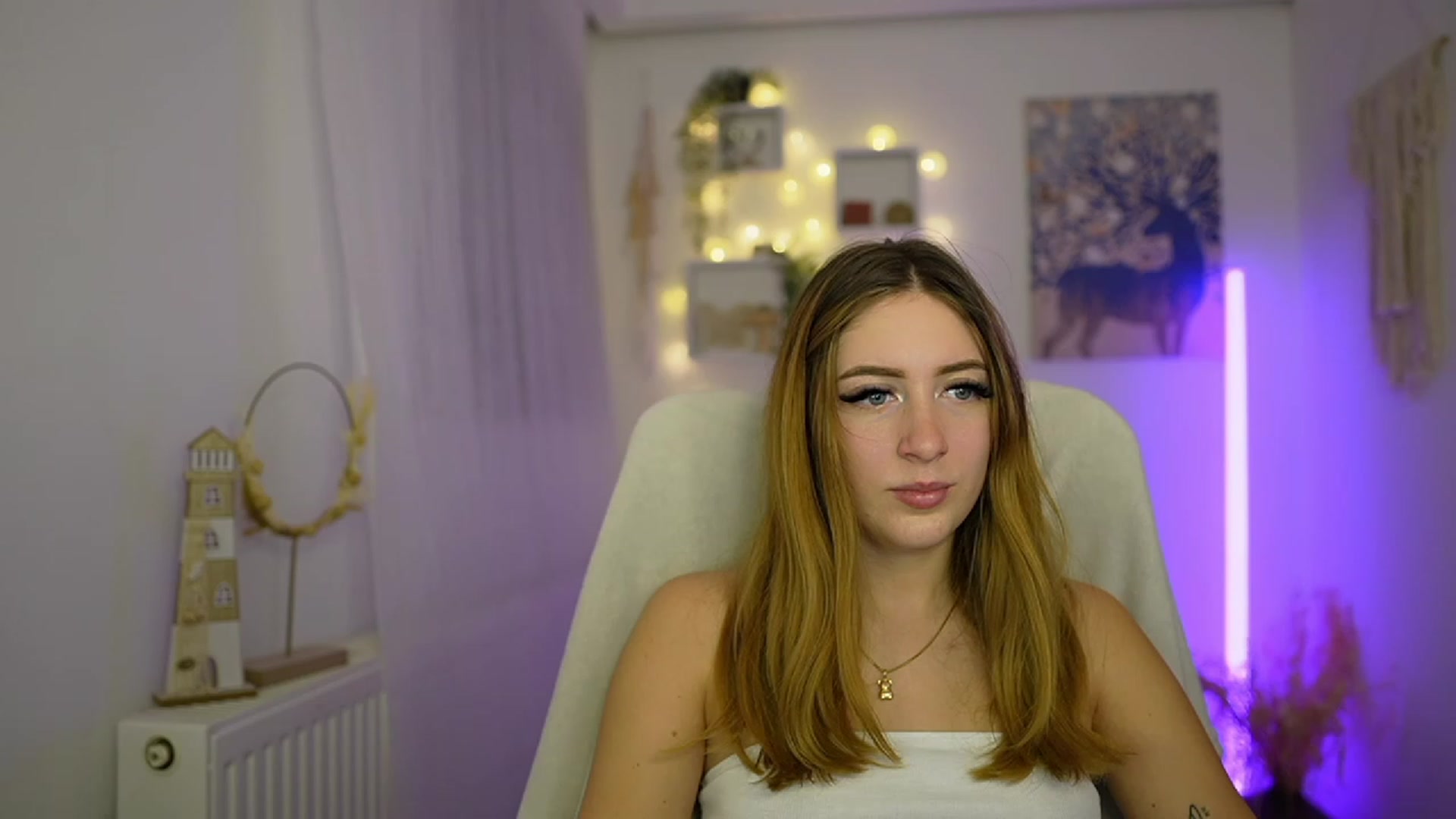 Gallery image thumbnail from Tina_Nappi18's myfreecams stream on, 01/10/2024, 16:00 image 18 of 20