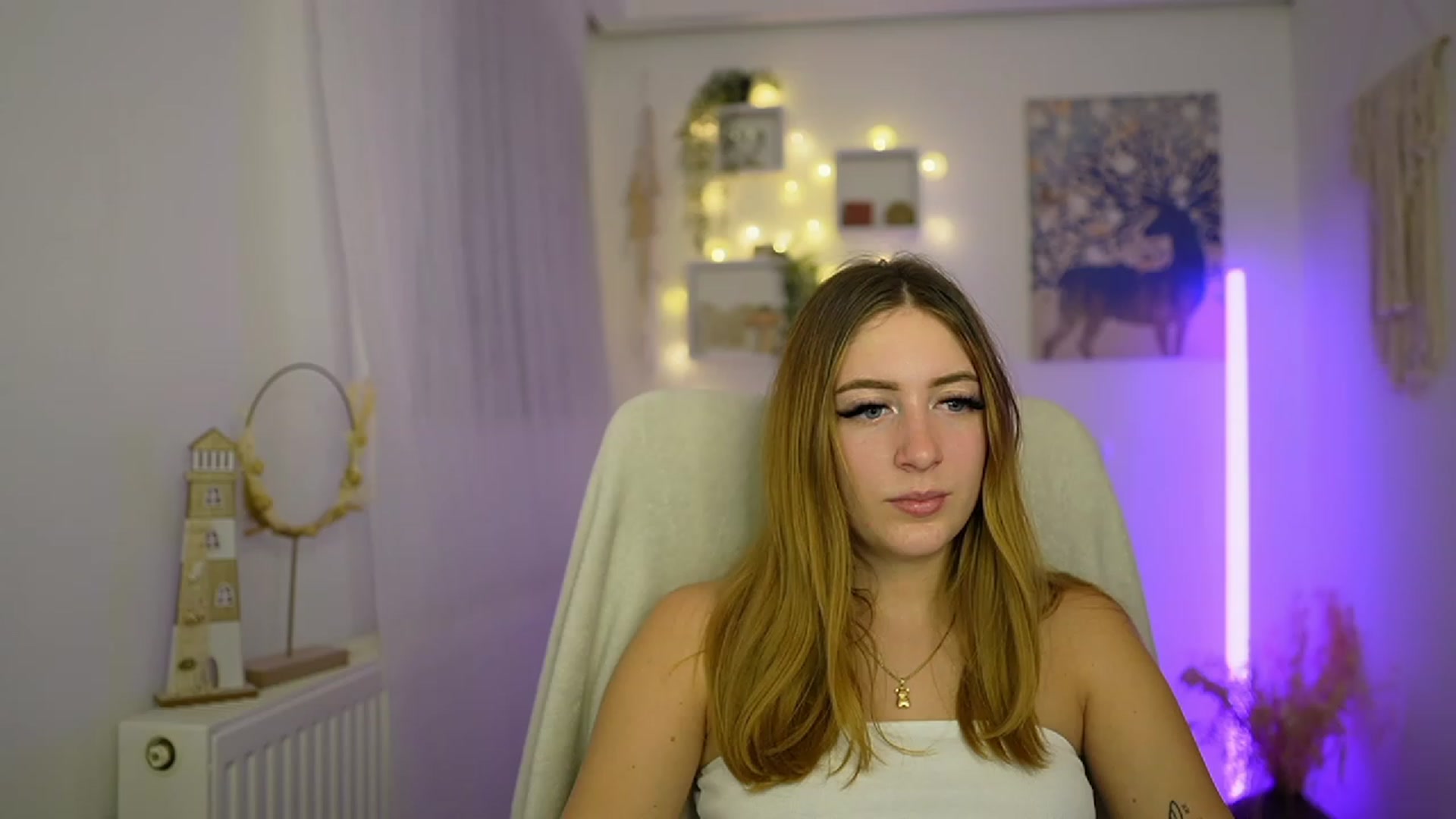 Gallery image thumbnail from Tina_Nappi18's myfreecams stream on, 01/10/2024, 18:38 image 18 of 20