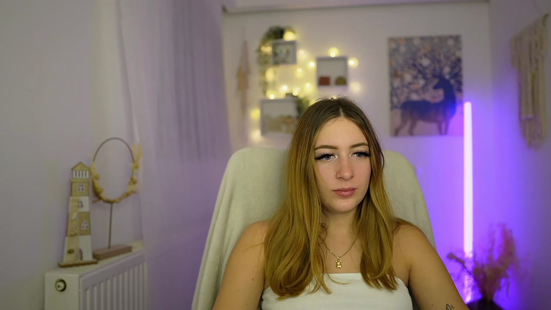 Gallery image thumbnail from Tina_Nappi18's myfreecams stream on, 01/10/2024, 18:38 image 2 of 20