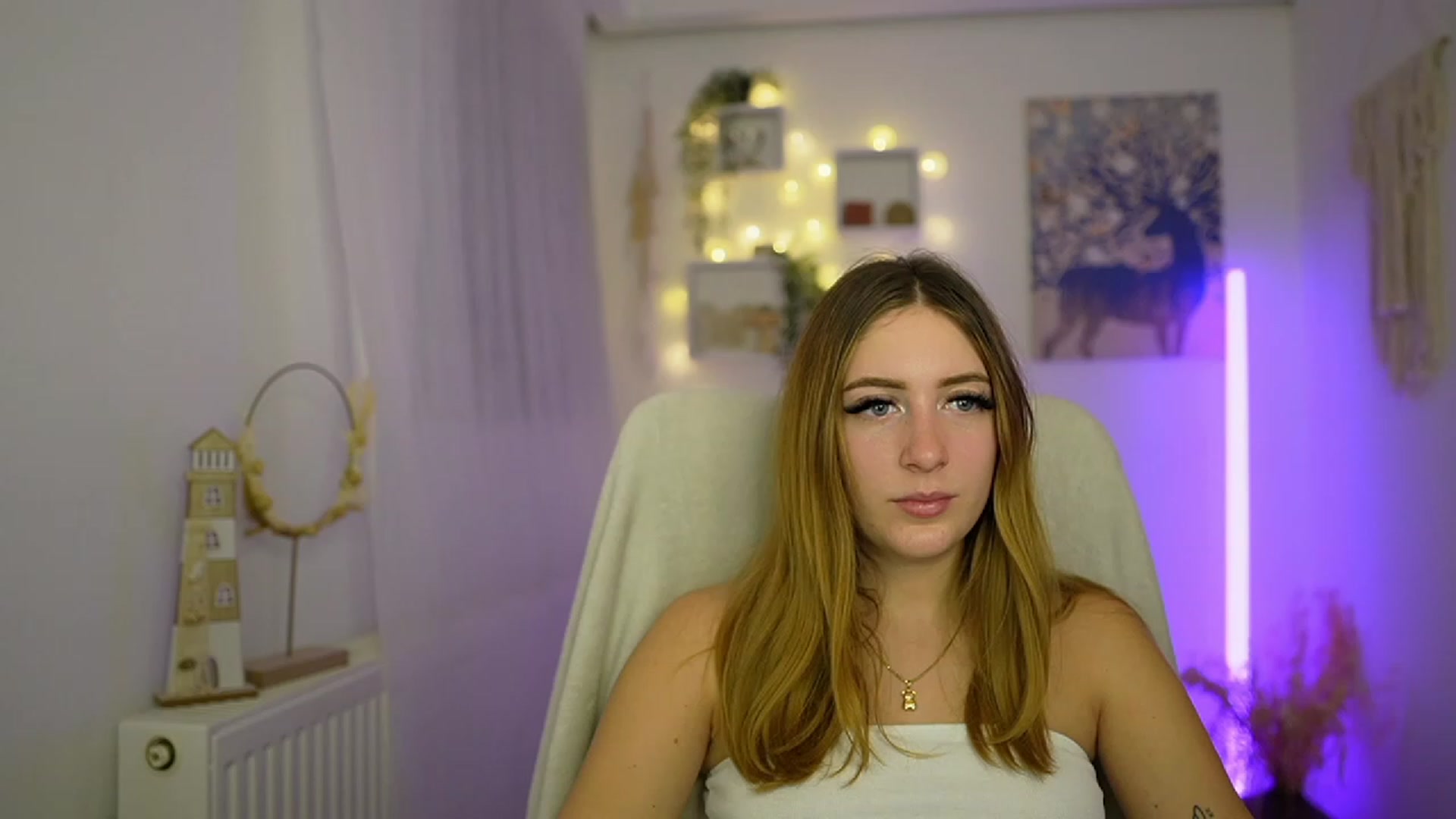 Gallery image thumbnail from Tina_Nappi18's myfreecams stream on, 01/10/2024, 18:38 image 5 of 20