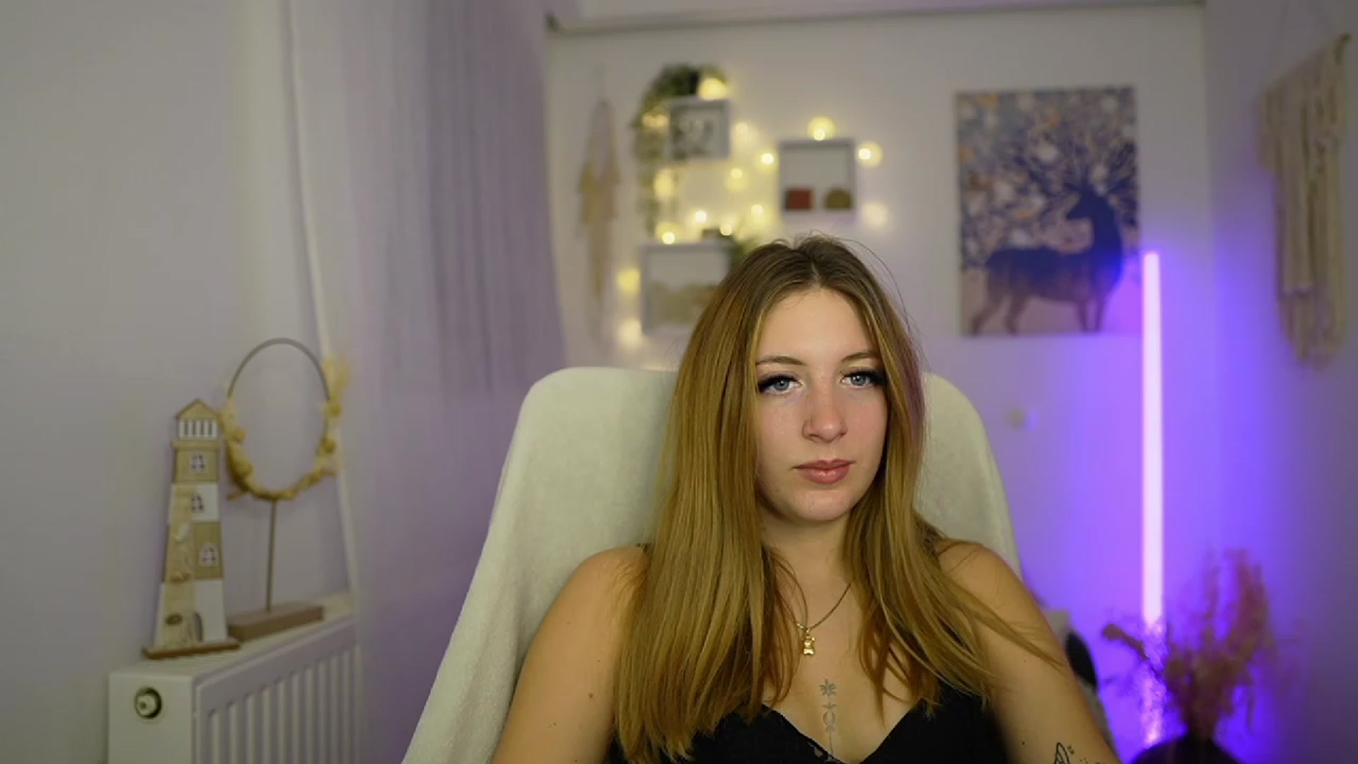 Gallery image thumbnail from Tina_Nappi18's myfreecams stream on, 01/12/2024, 18:00 image 4 of 20