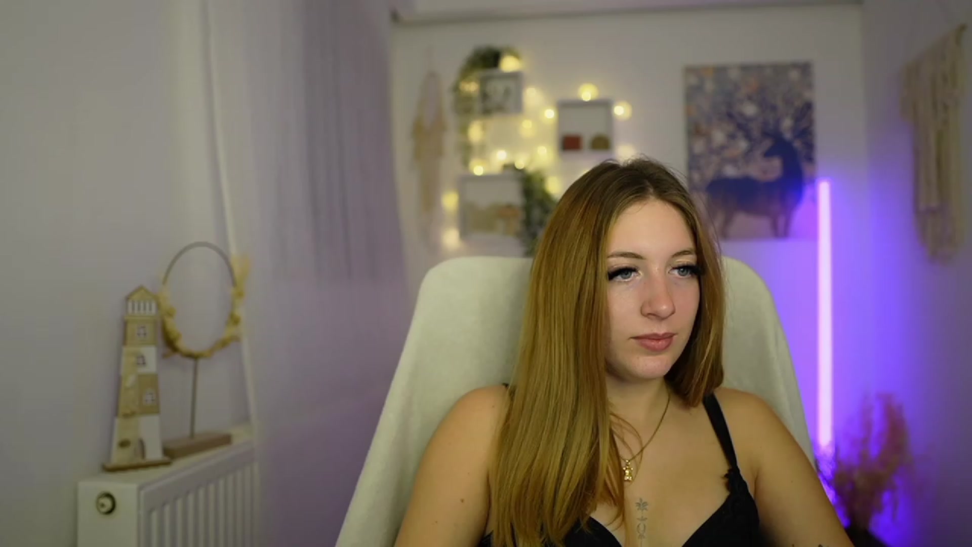 Gallery image thumbnail from Tina_Nappi18's myfreecams stream on, 01/12/2024, 18:00 image 16 of 20