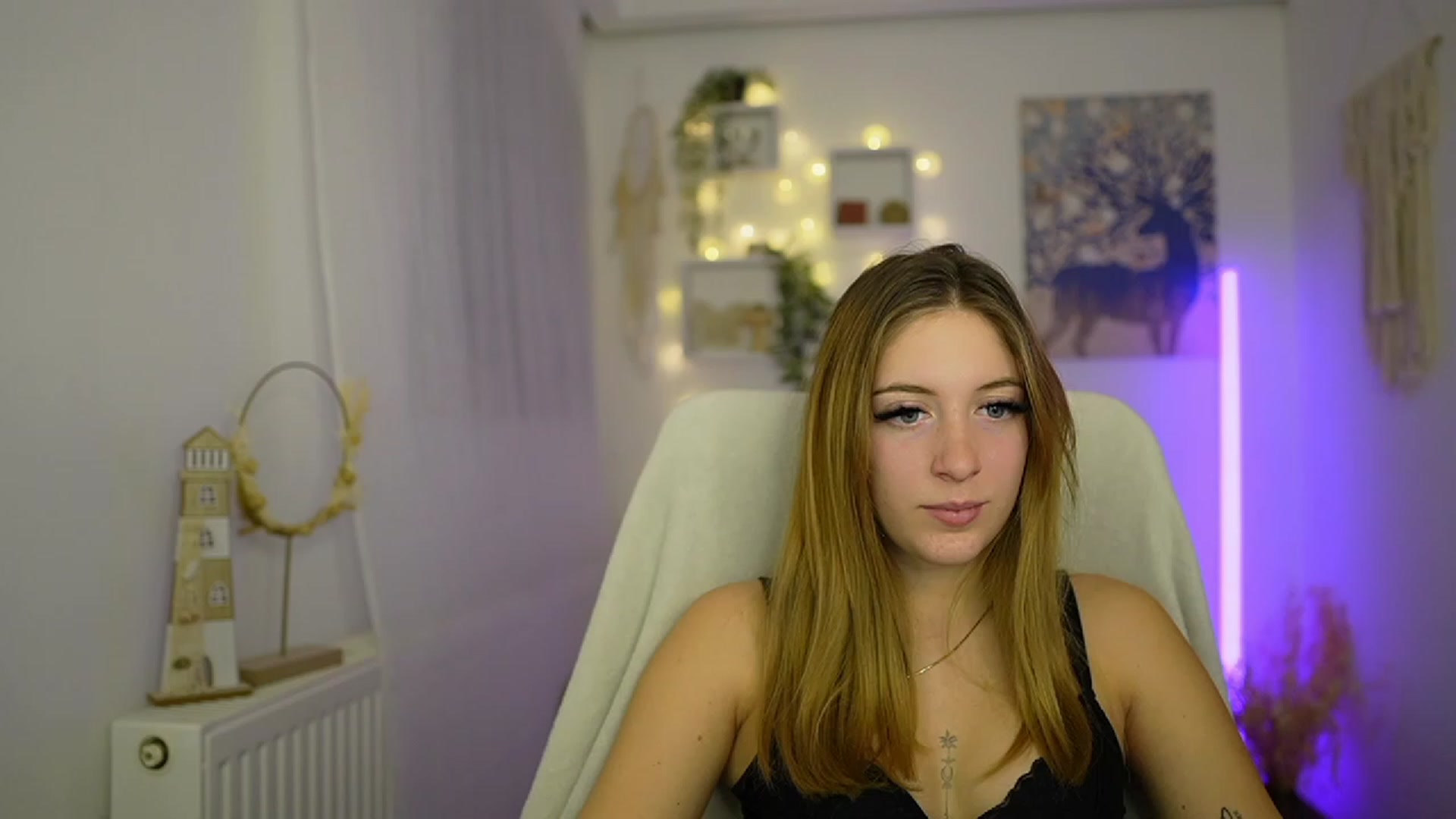 Gallery image thumbnail from Tina_Nappi18's myfreecams stream on, 01/14/2024, 16:04 image 10 of 20