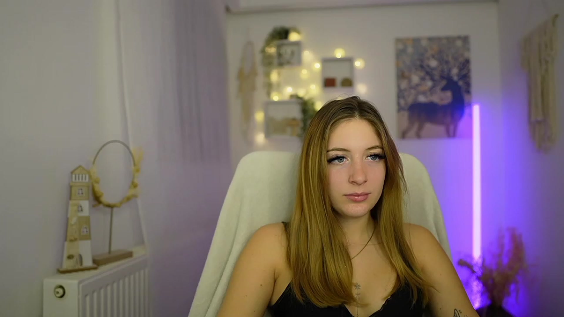 Gallery image thumbnail from Tina_Nappi18's myfreecams stream on, 01/14/2024, 16:04 image 16 of 20