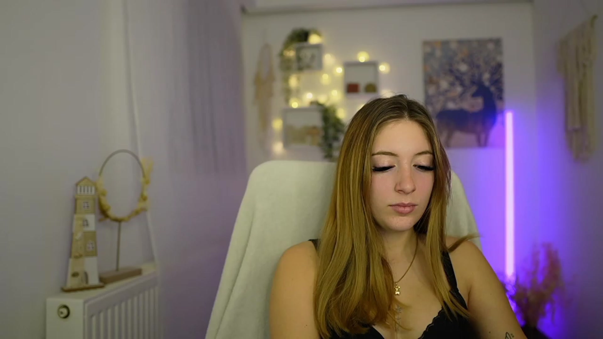Gallery image thumbnail from Tina_Nappi18's myfreecams stream on, 01/14/2024, 16:04 image 7 of 20