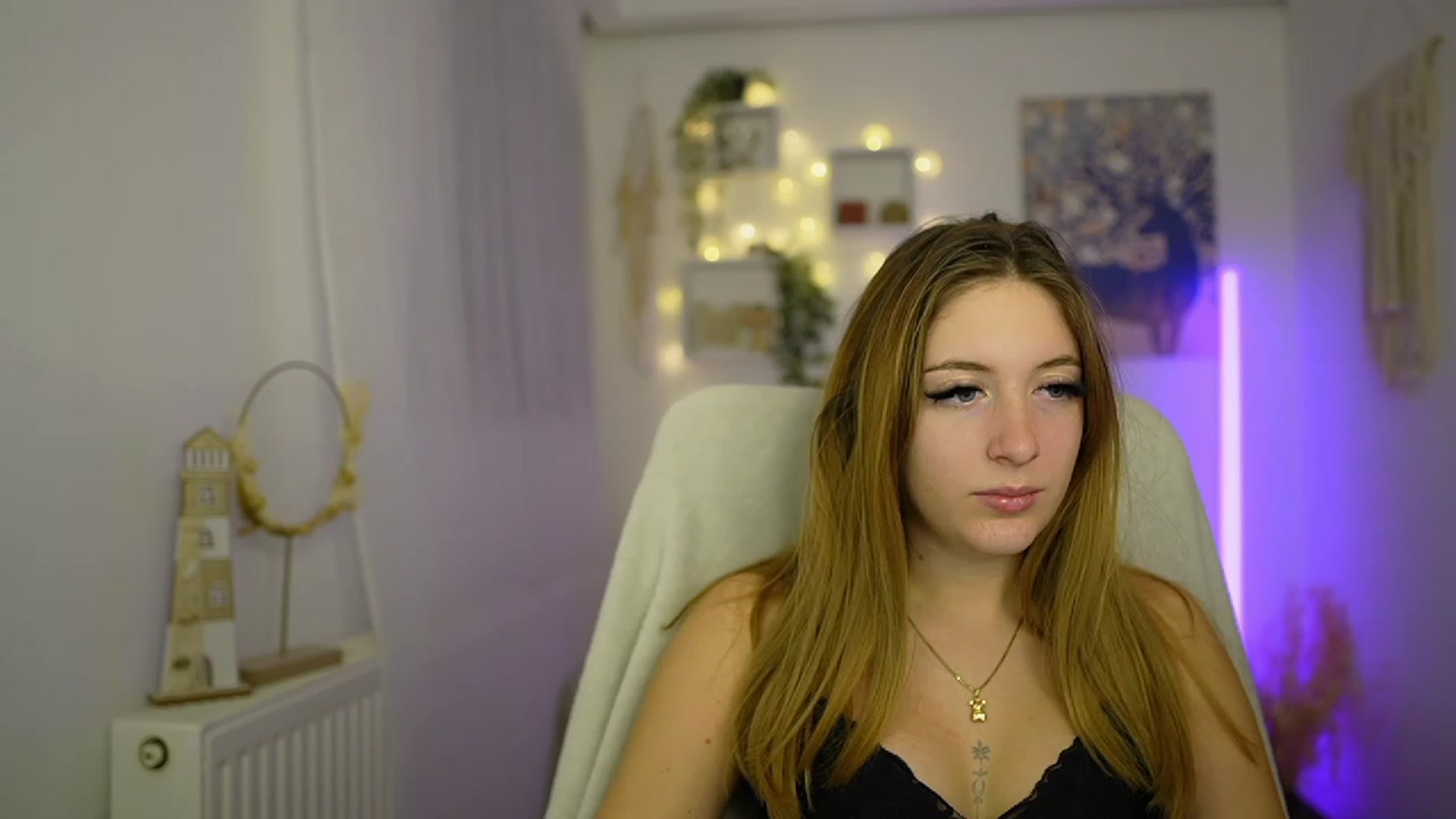 Gallery image thumbnail from Tina_Nappi18's myfreecams stream on, 01/14/2024, 17:05 image 6 of 20