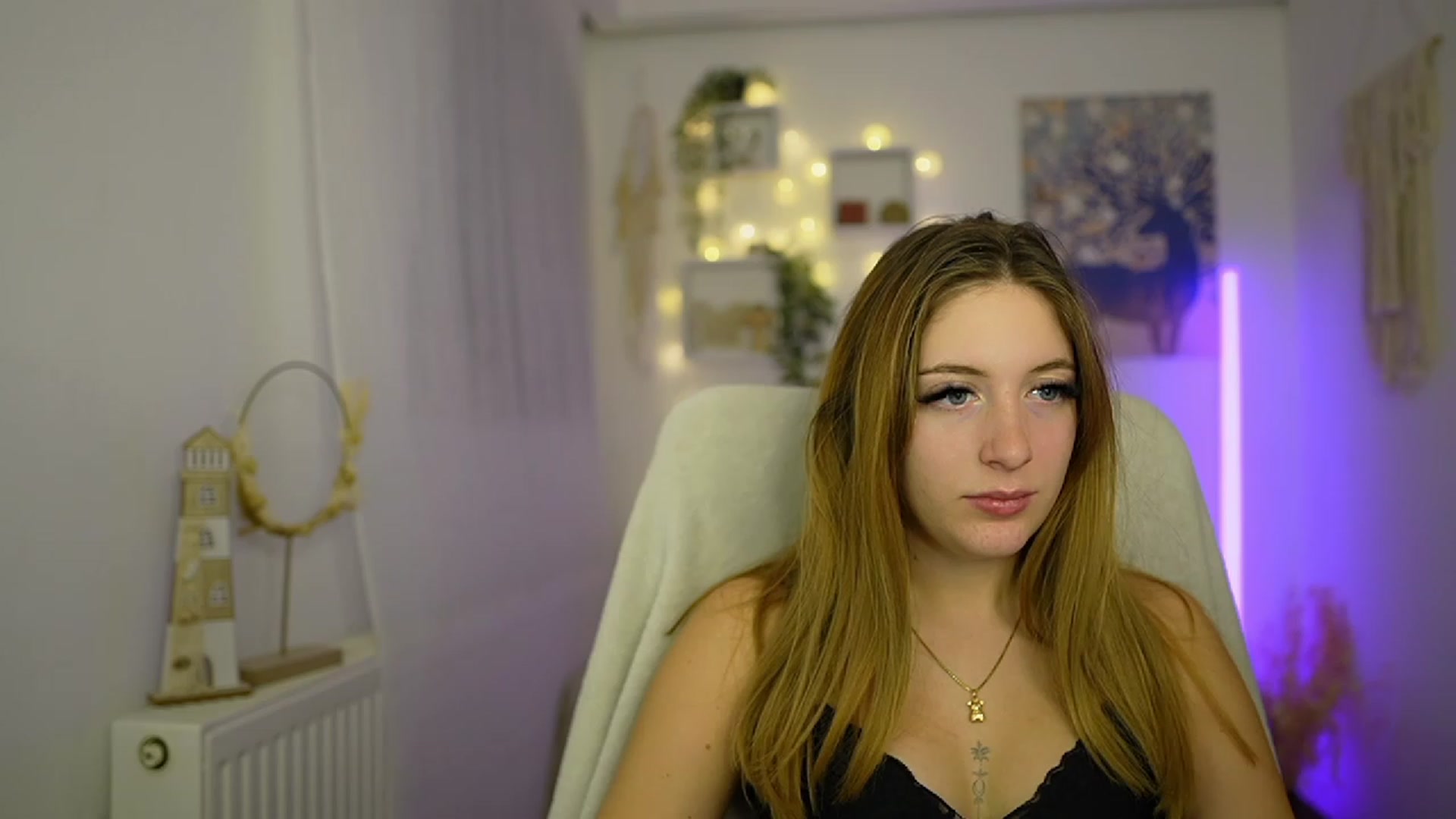 Gallery image thumbnail from Tina_Nappi18's myfreecams stream on, 01/14/2024, 17:05 image 7 of 20