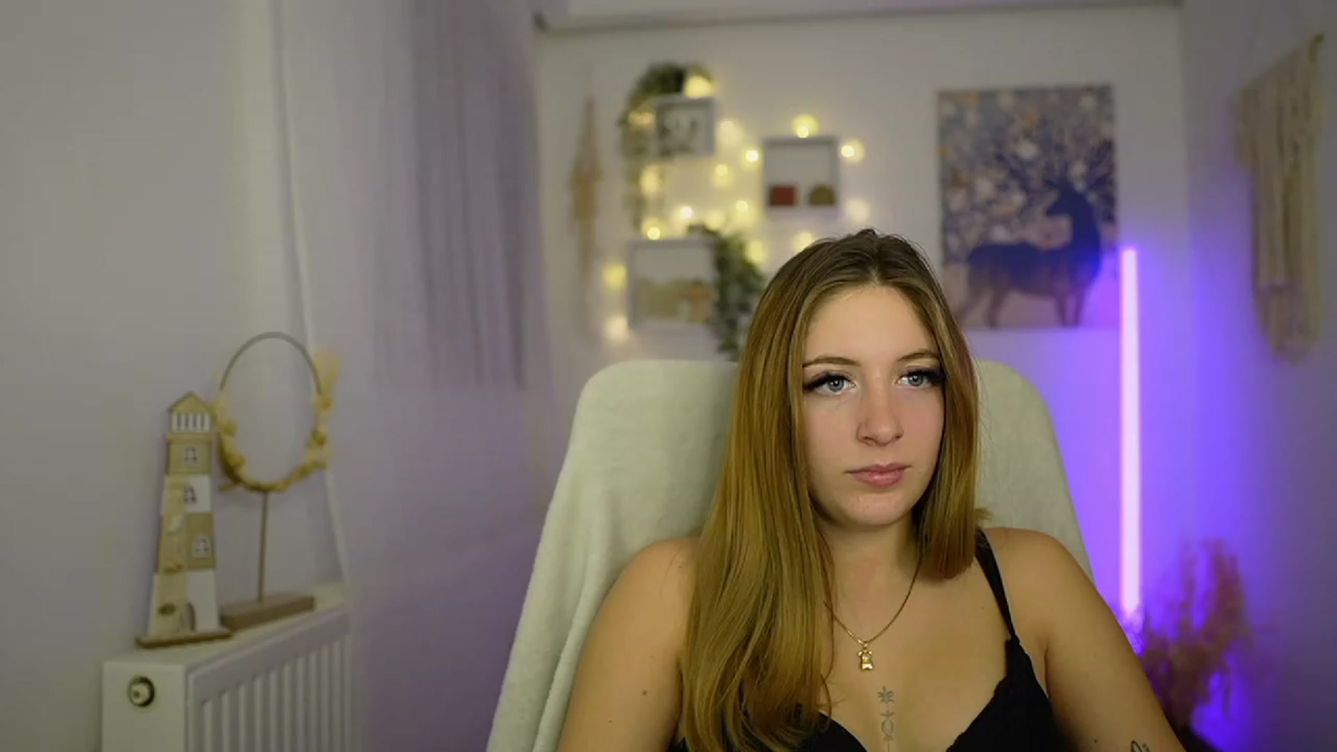 Gallery image thumbnail from Tina_Nappi18's myfreecams stream on, 01/14/2024, 18:35 image 12 of 20