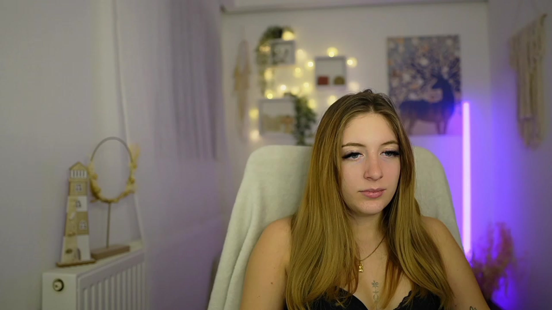 Gallery image thumbnail from Tina_Nappi18's myfreecams stream on, 01/14/2024, 18:35 image 8 of 20