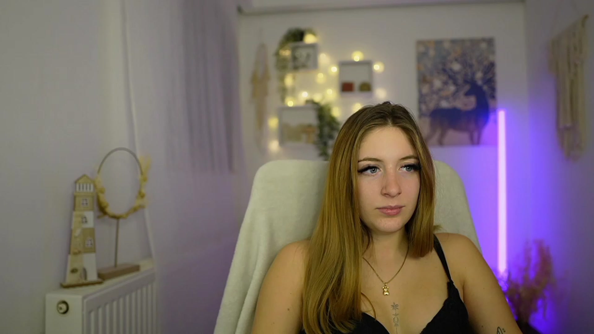 Gallery image thumbnail from Tina_Nappi18's myfreecams stream on, 01/14/2024, 18:35 image 15 of 20