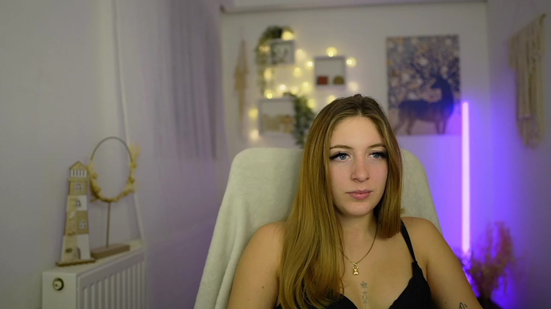 Gallery image thumbnail from Tina_Nappi18's myfreecams stream on, 01/14/2024, 18:35 image 14 of 20