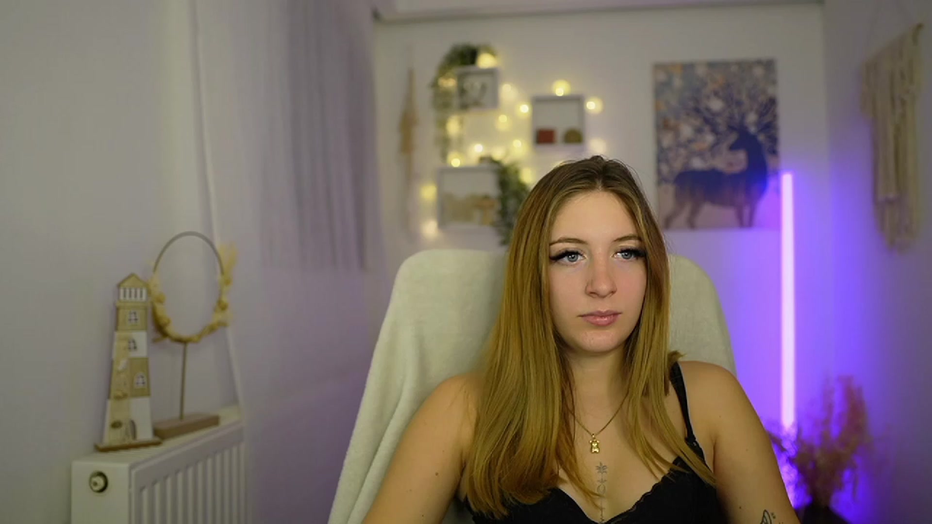 Gallery image thumbnail from Tina_Nappi18's myfreecams stream on, 01/14/2024, 18:35 image 19 of 20