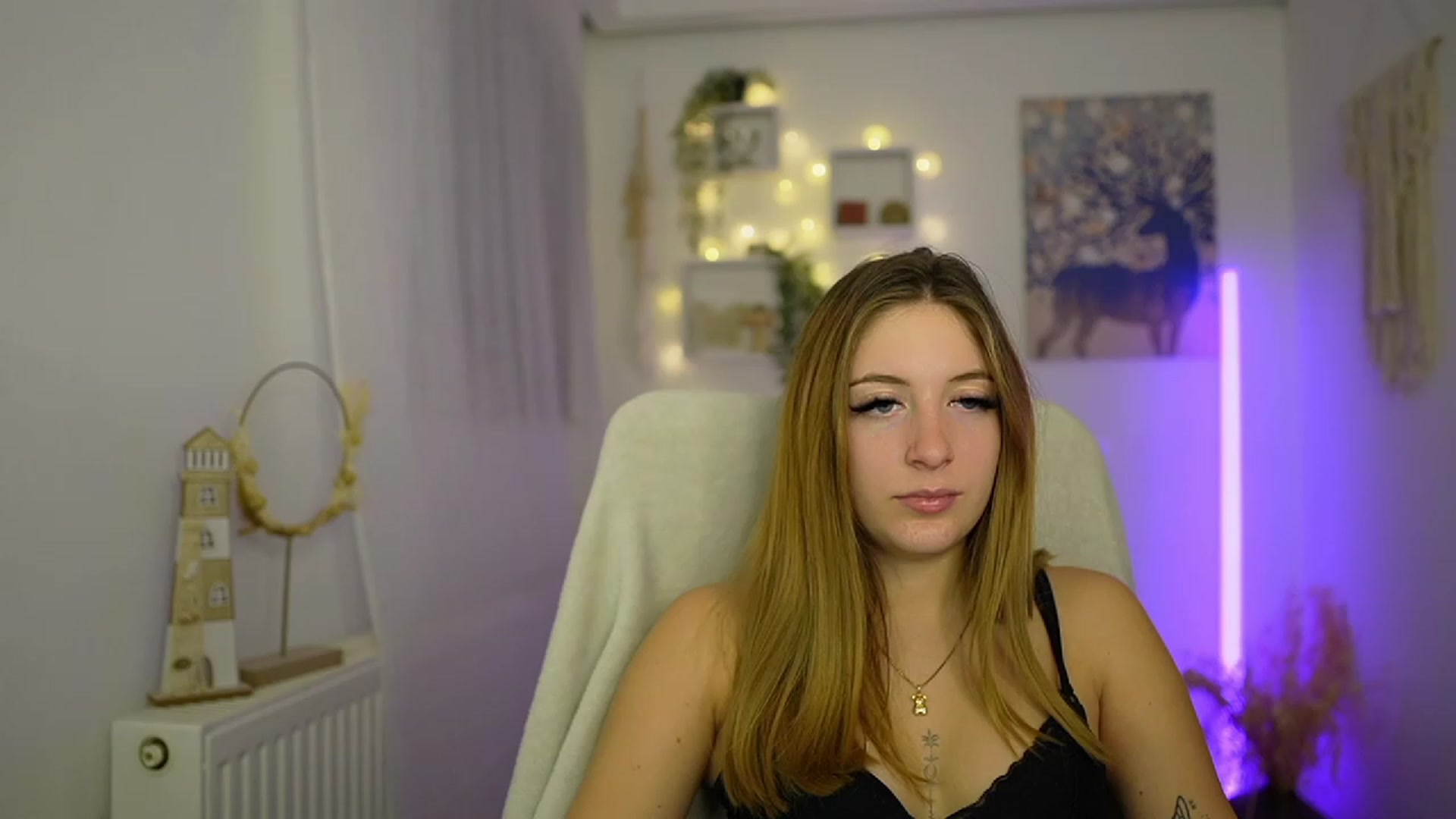 Gallery image thumbnail from Tina_Nappi18's myfreecams stream on, 01/14/2024, 18:35 image 18 of 20