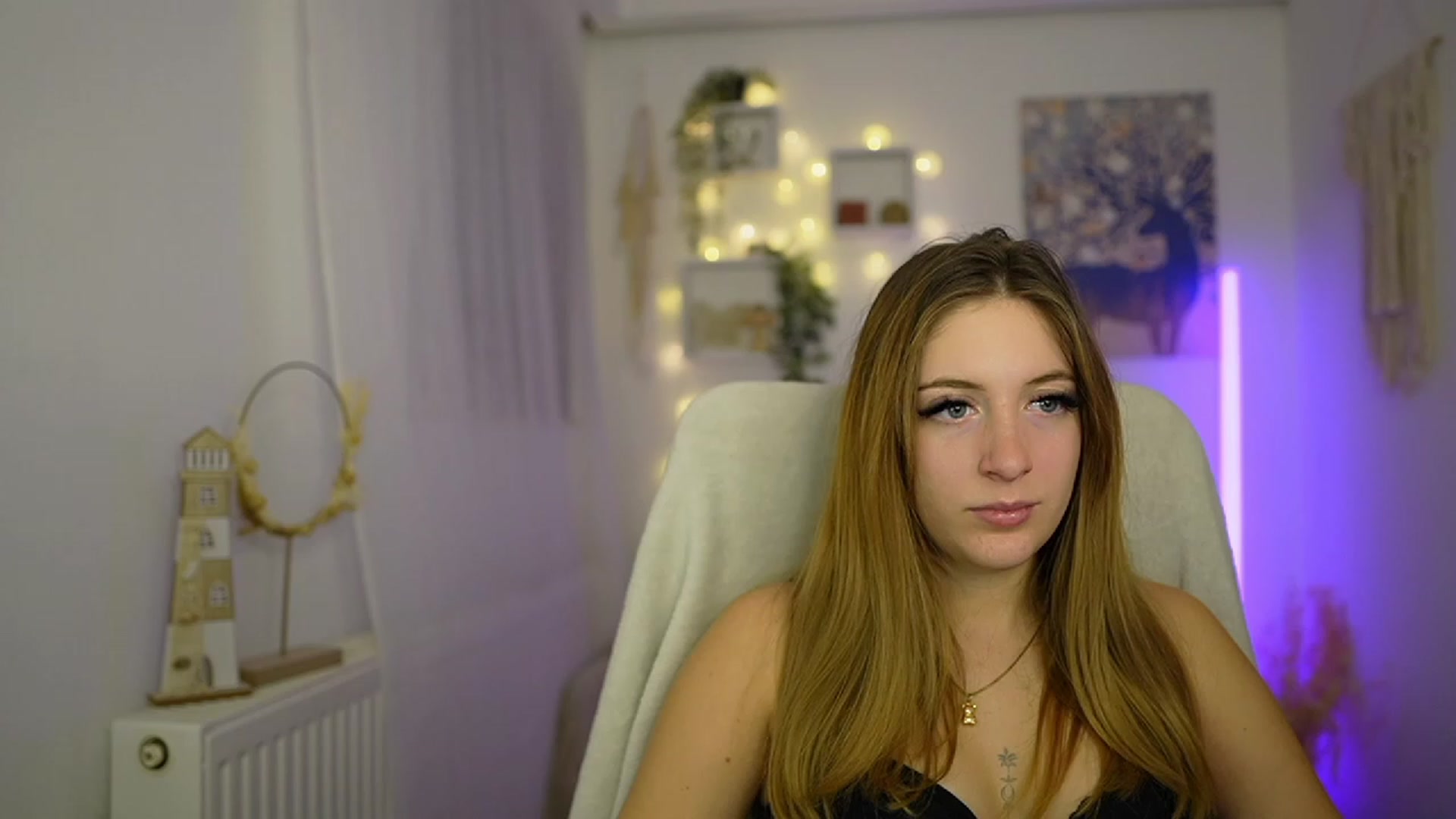 Gallery image thumbnail from Tina_Nappi18's myfreecams stream on, 01/14/2024, 18:35 image 7 of 20
