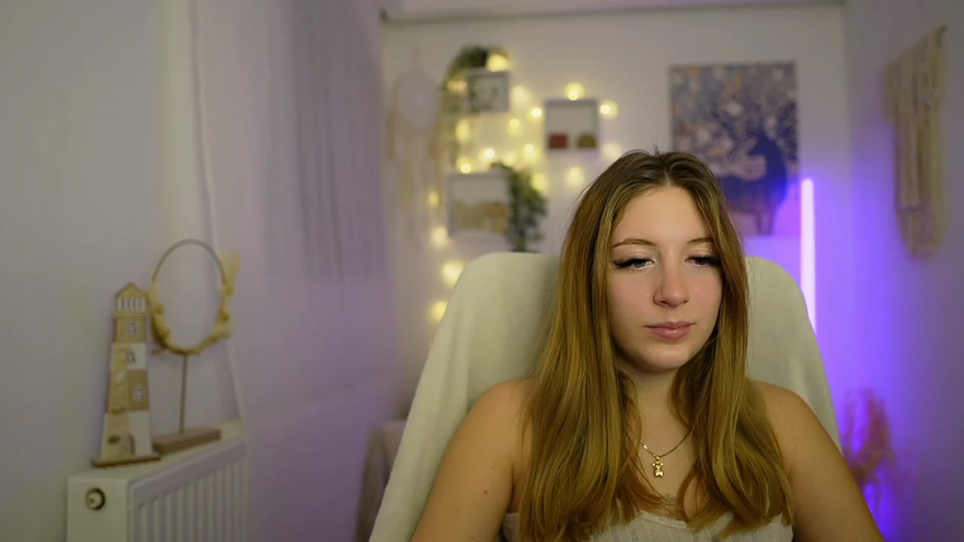 Gallery image thumbnail from Tina_Nappi18's myfreecams stream on, 01/15/2024, 16:00 image 10 of 20