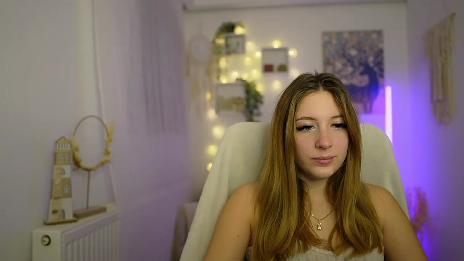 Gallery image thumbnail from Tina_Nappi18's myfreecams stream on, 01/15/2024, 16:00 image 9 of 20
