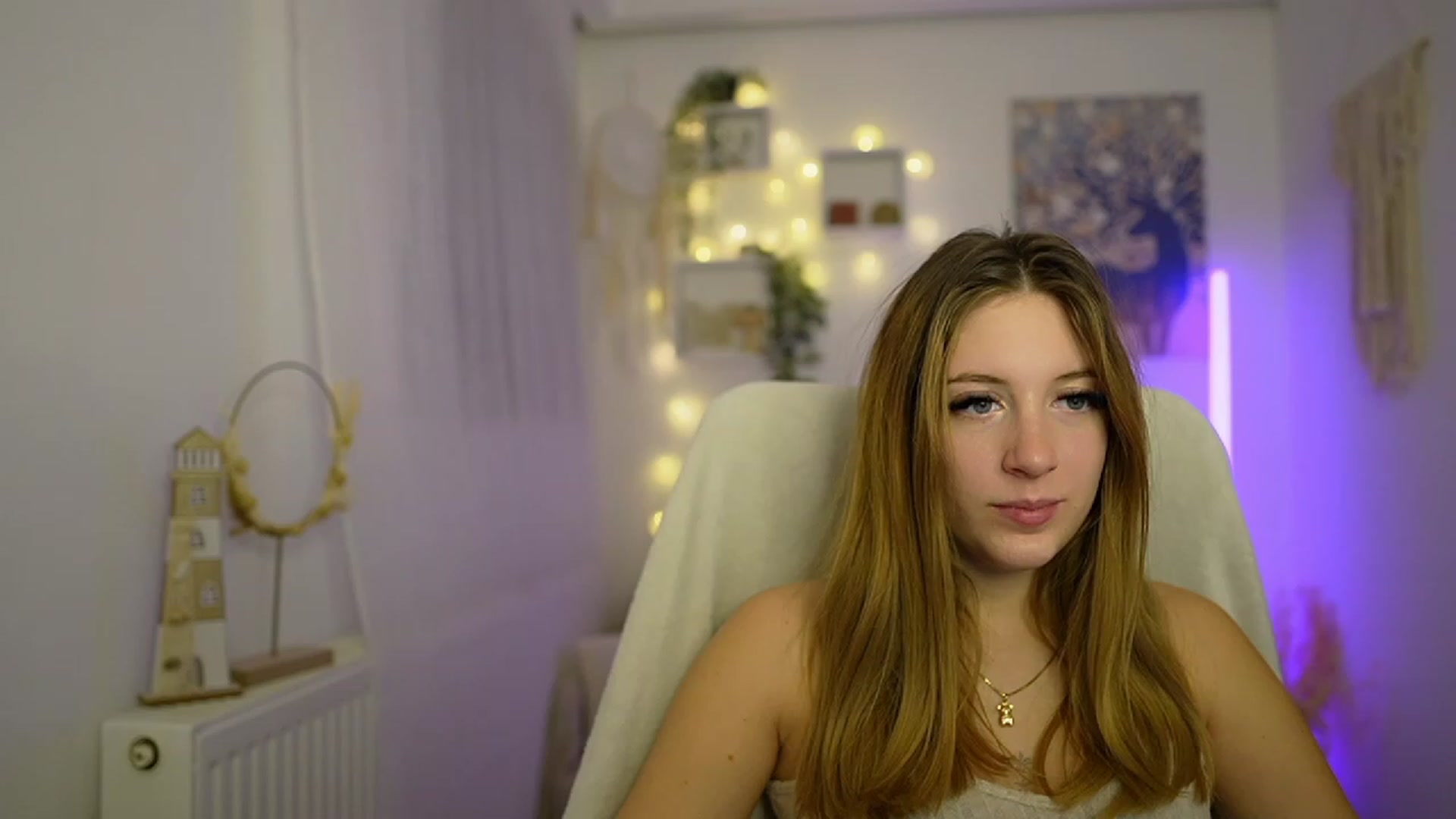 Gallery image thumbnail from Tina_Nappi18's myfreecams stream on, 01/15/2024, 16:00 image 4 of 20