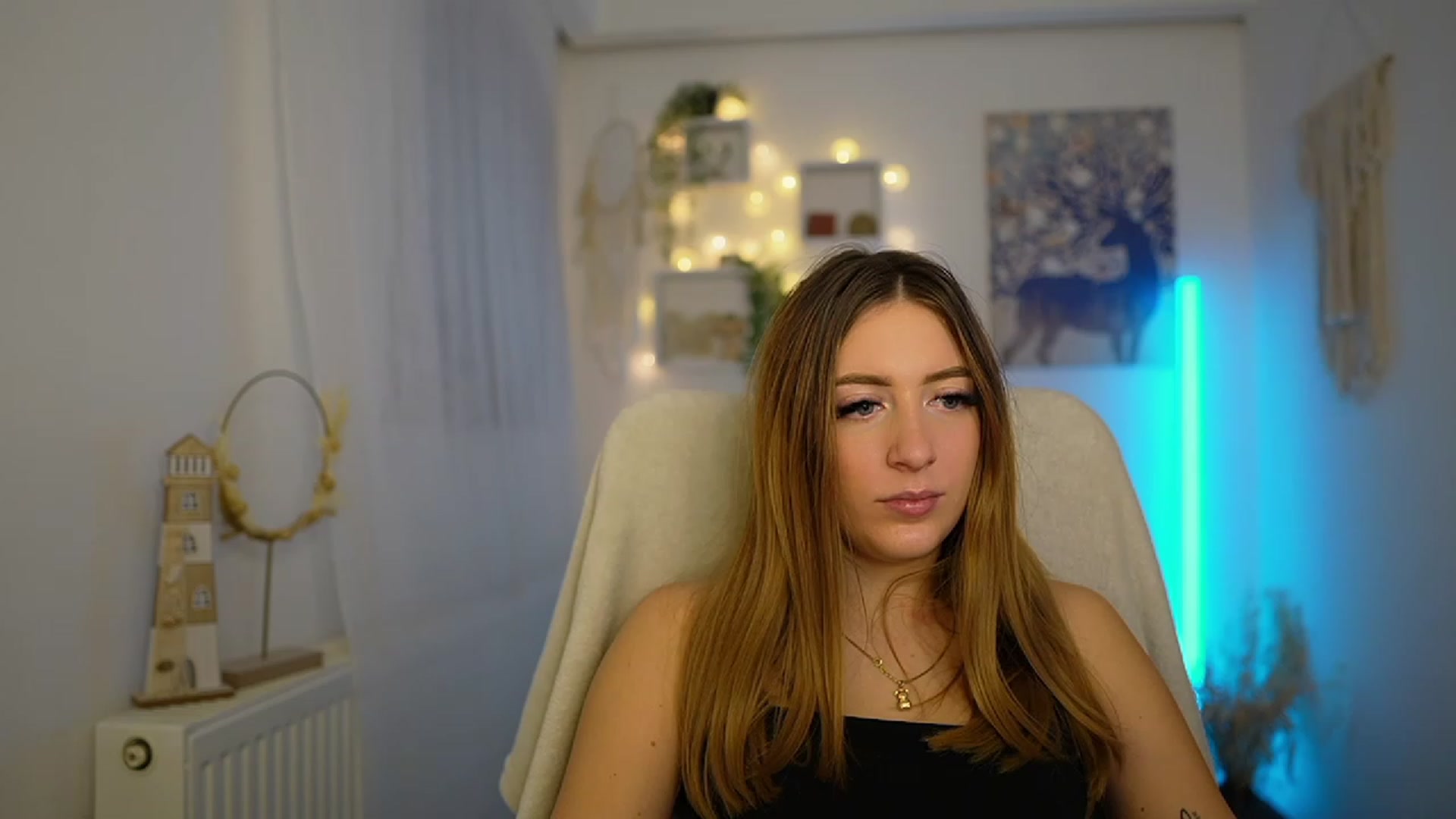 Gallery image thumbnail from Tina_Nappi18's myfreecams stream on, 01/18/2024, 15:00 image 14 of 20